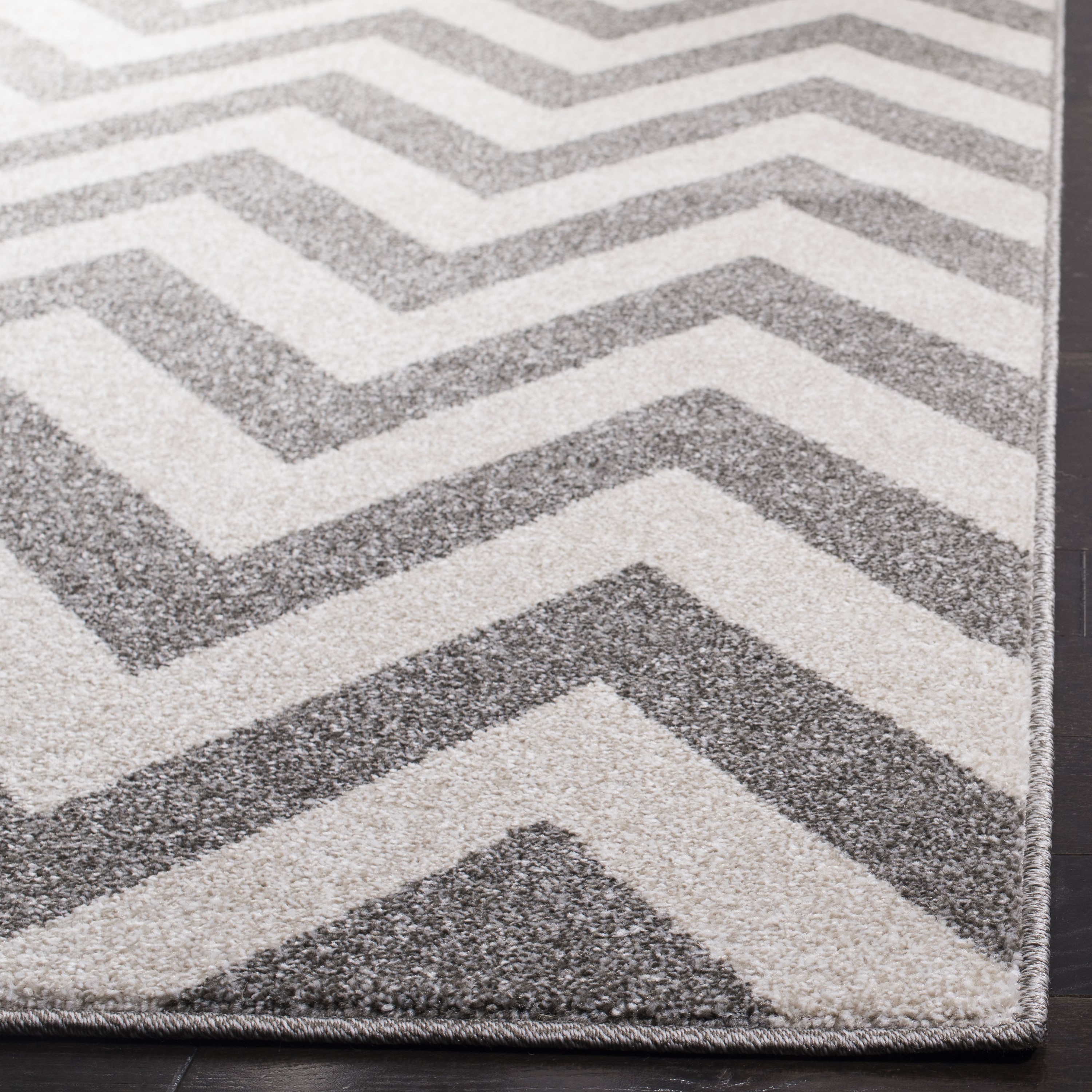 Safavieh AMT419R-3 rugs - View #4