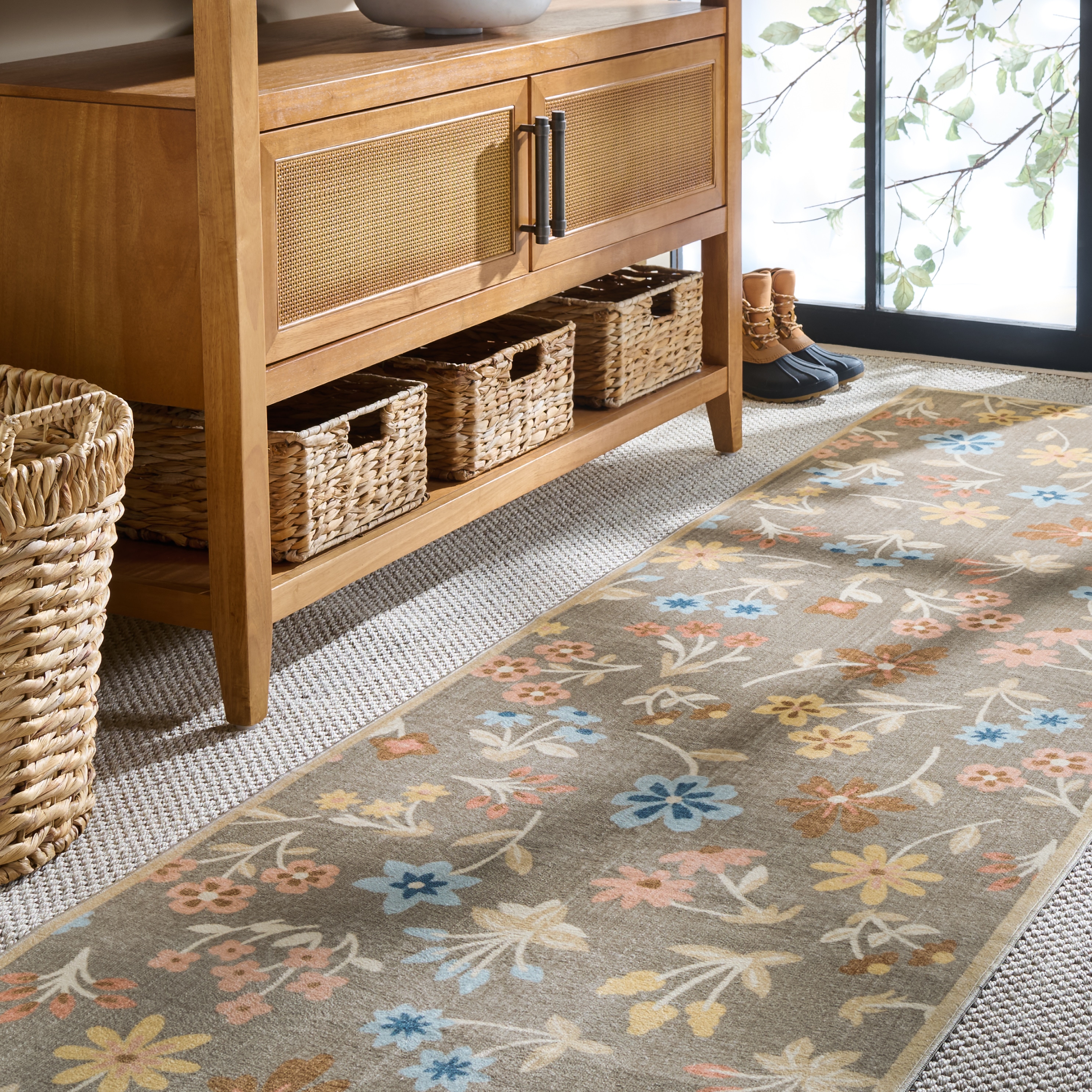 Safavieh - Martha Stewart Washable Floral 187C Dark Beige/Light Blue 2ft-6in x 8ft Country Floral...