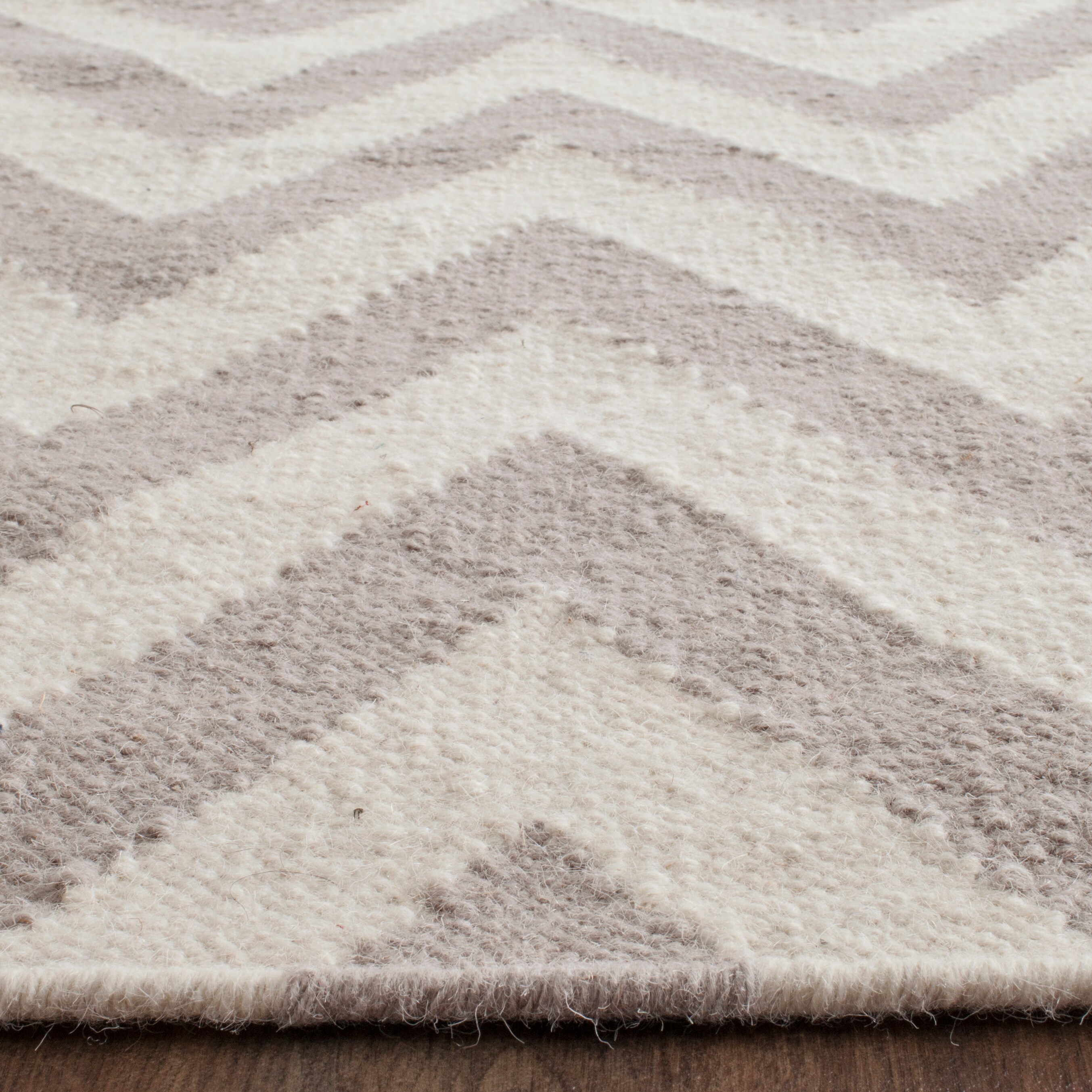 Safavieh DHU557C-24 rugs - View #2