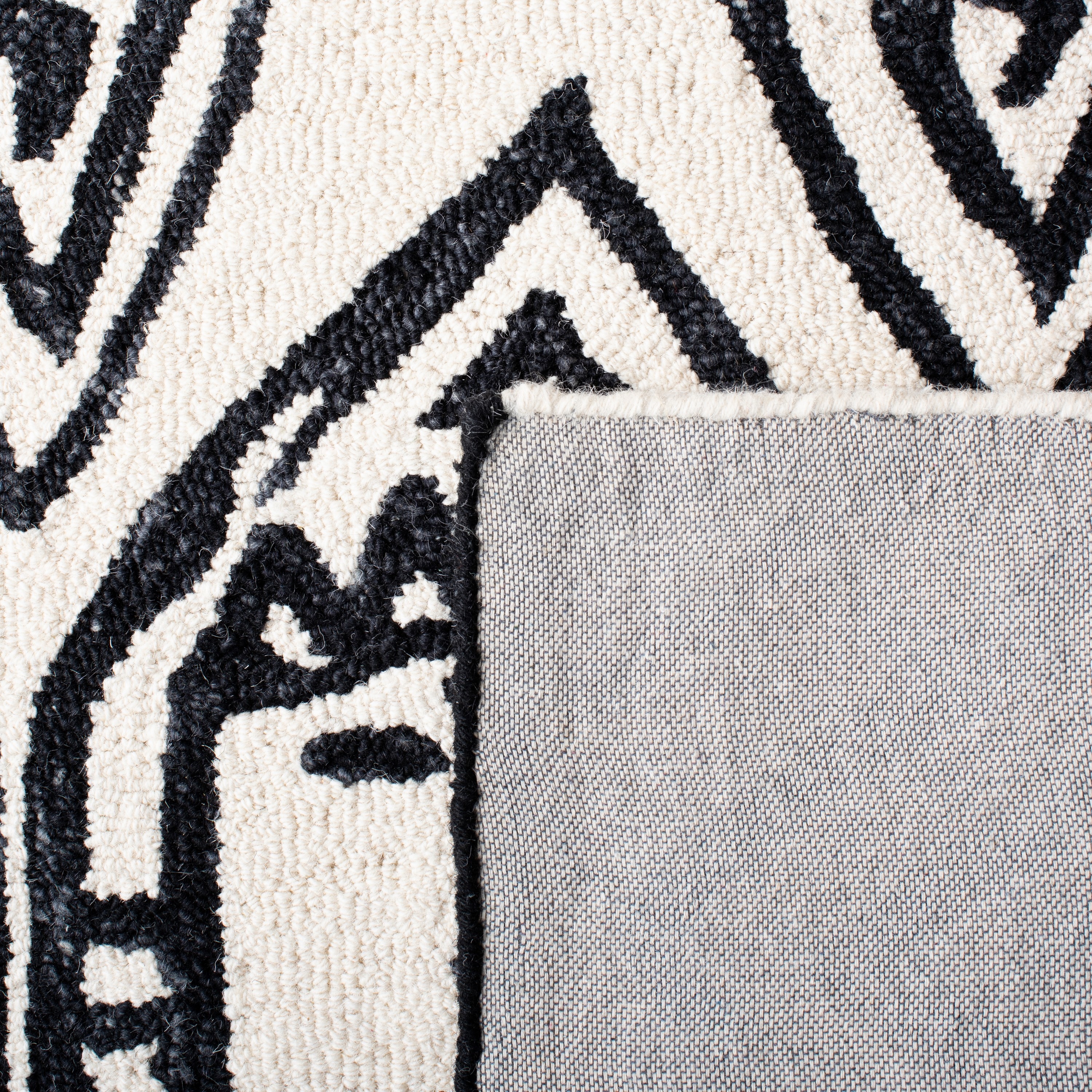 Elegant Noir Hand-Tufted Wool 8' x 10' Area Rug