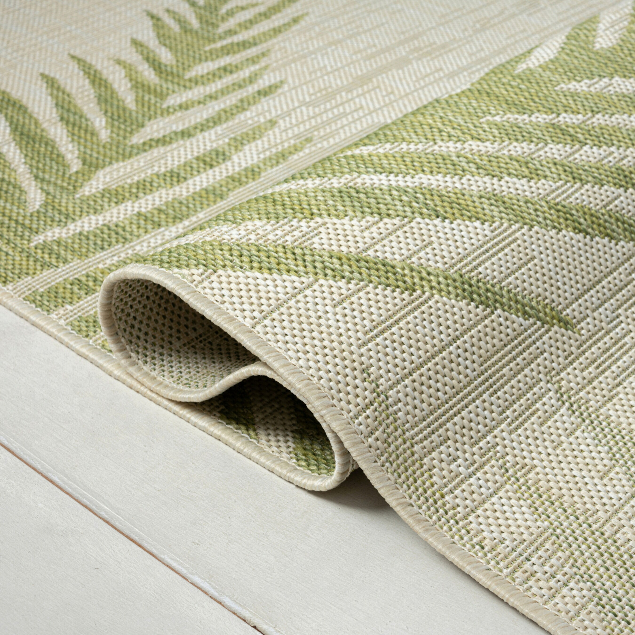 Coastal Charm Black Synthetic 5' x 7' Easy-Care Outdoor Rug