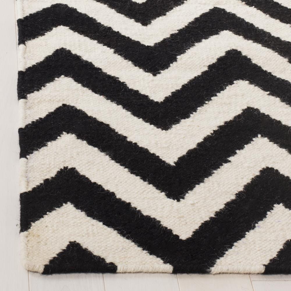 Safavieh DHU557L-8SQ rugs - View #3
