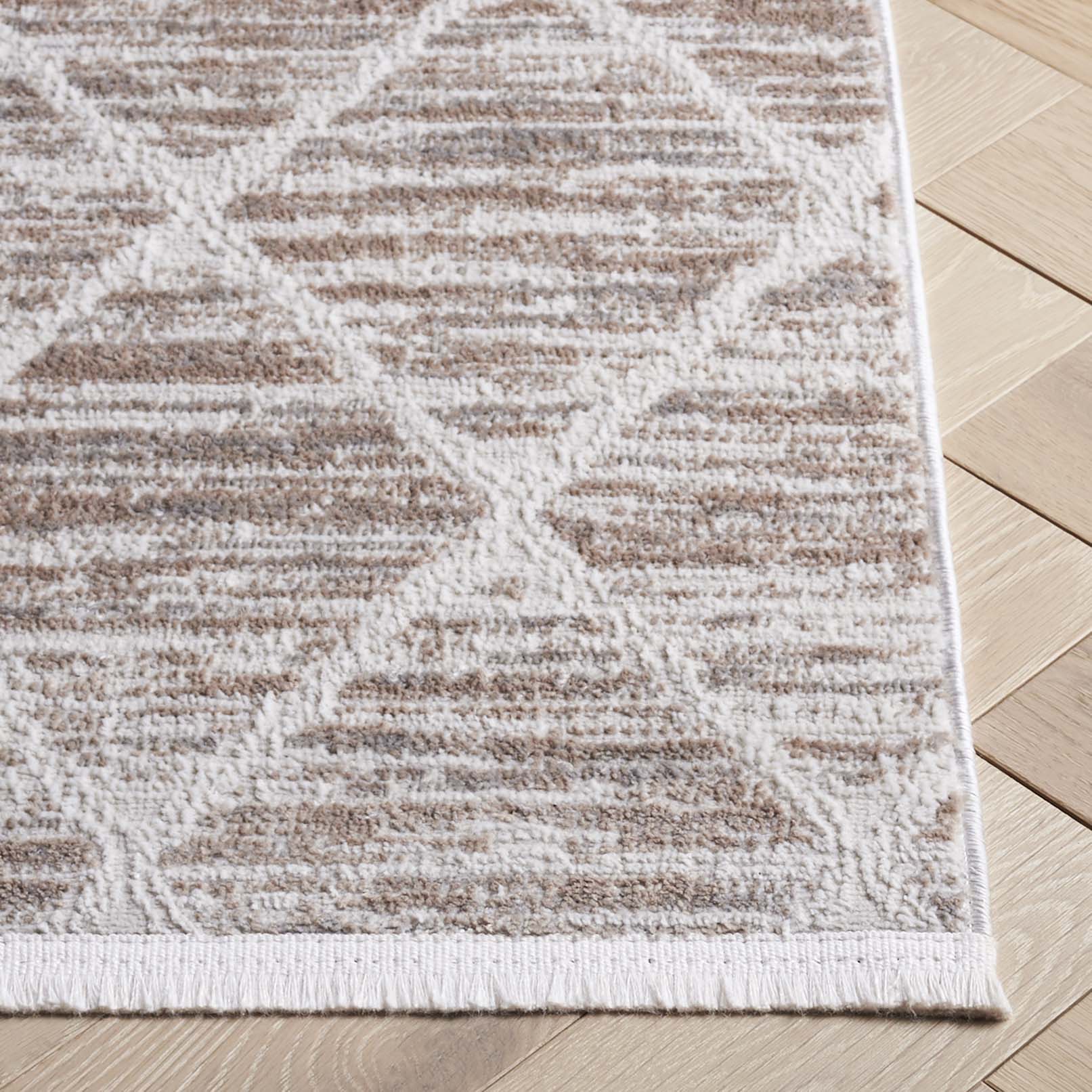 Safavieh MIL240B-7SQ rugs - View #2