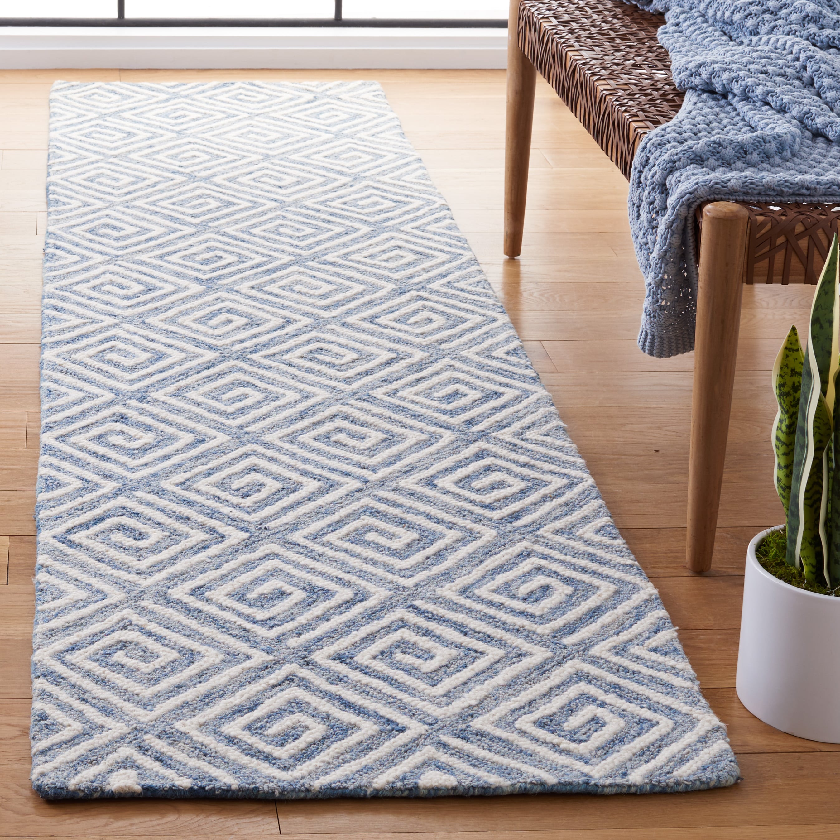  Metro 455 Light Blue/Ivory Contemporary 2Ft-3In x 9Ft Runner Rug