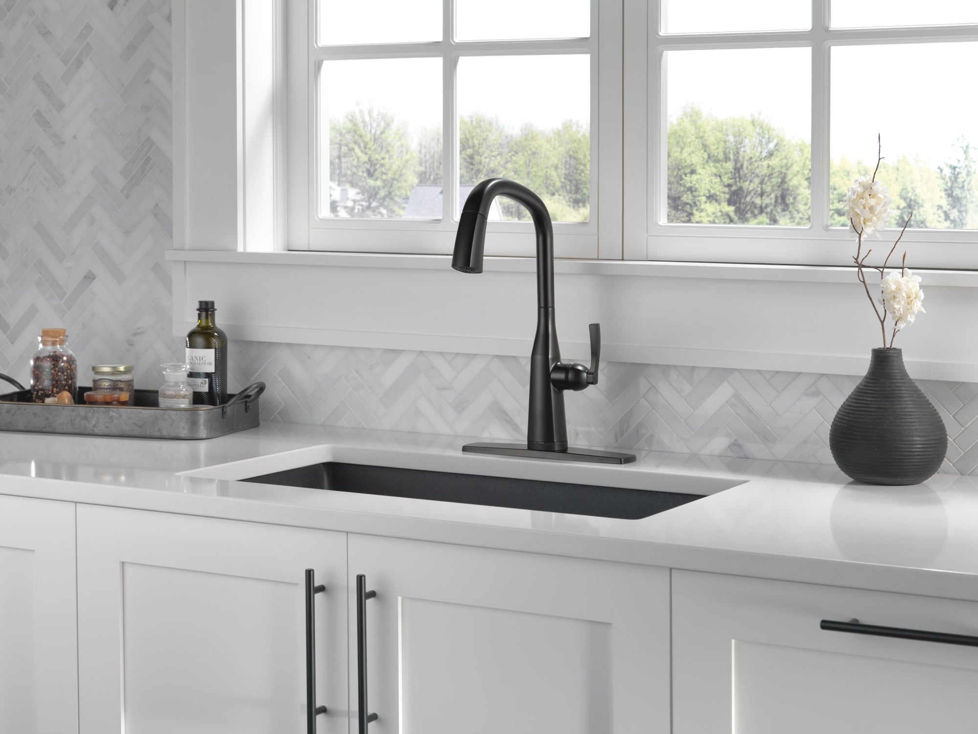 Matte Black Brass Pull-Out Spray Kitchen Faucet