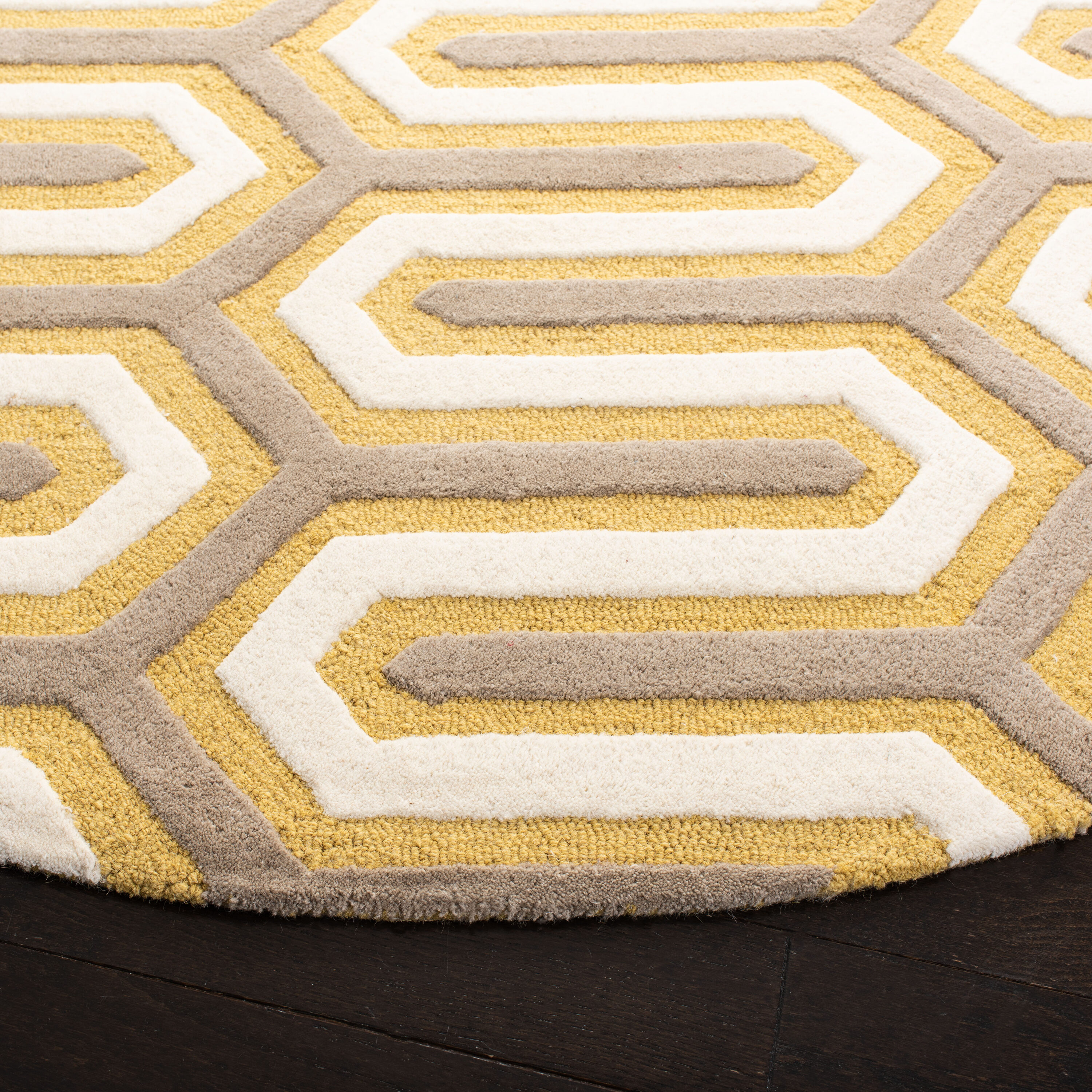 Safavieh CAM351Q-6R rugs - View #3