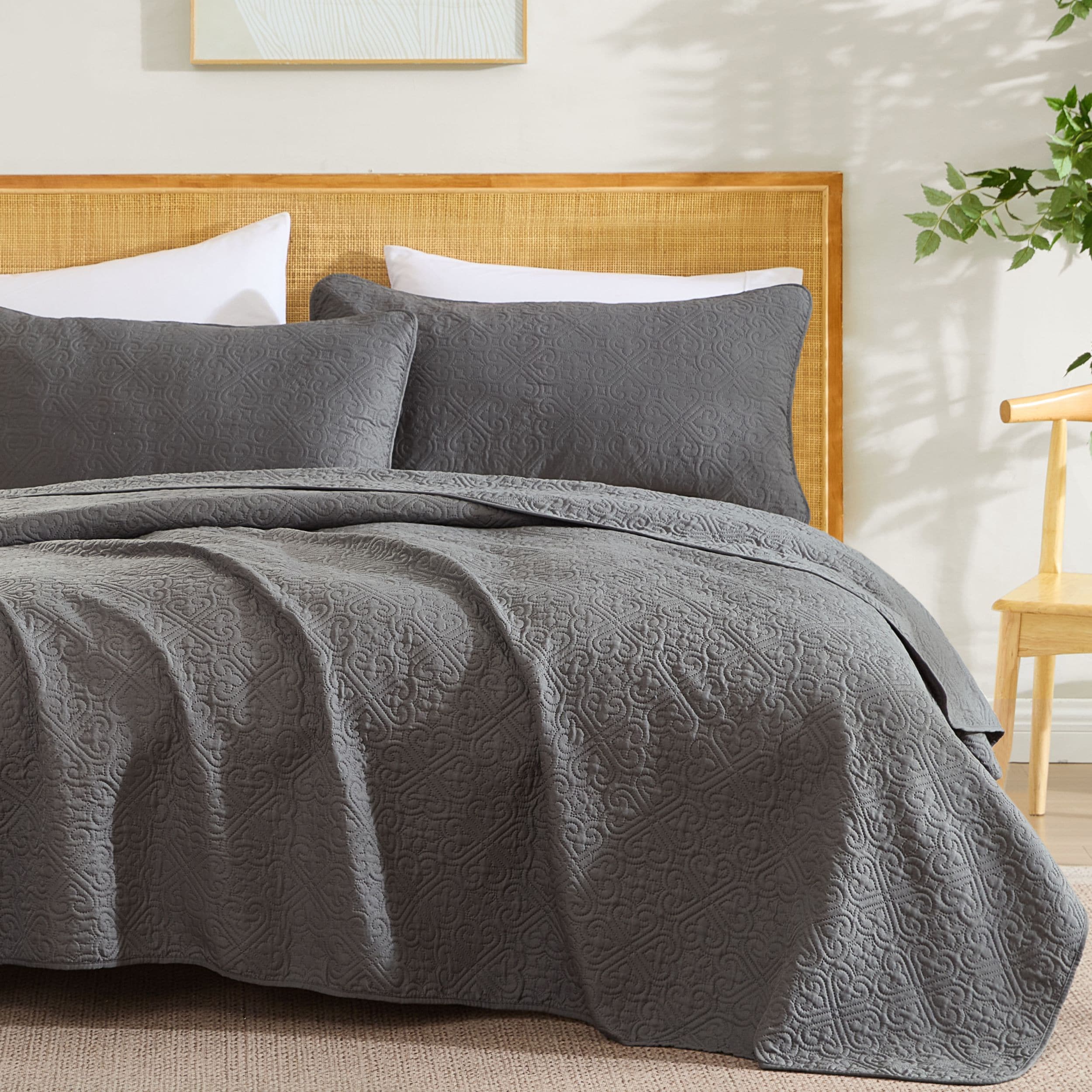 HLC.me LRNZ-KG-CHARC Lorenzo - 3 Piece Soft Quilt Set - Lightweight Interlocked Machine Washable Bedspread Coverlet