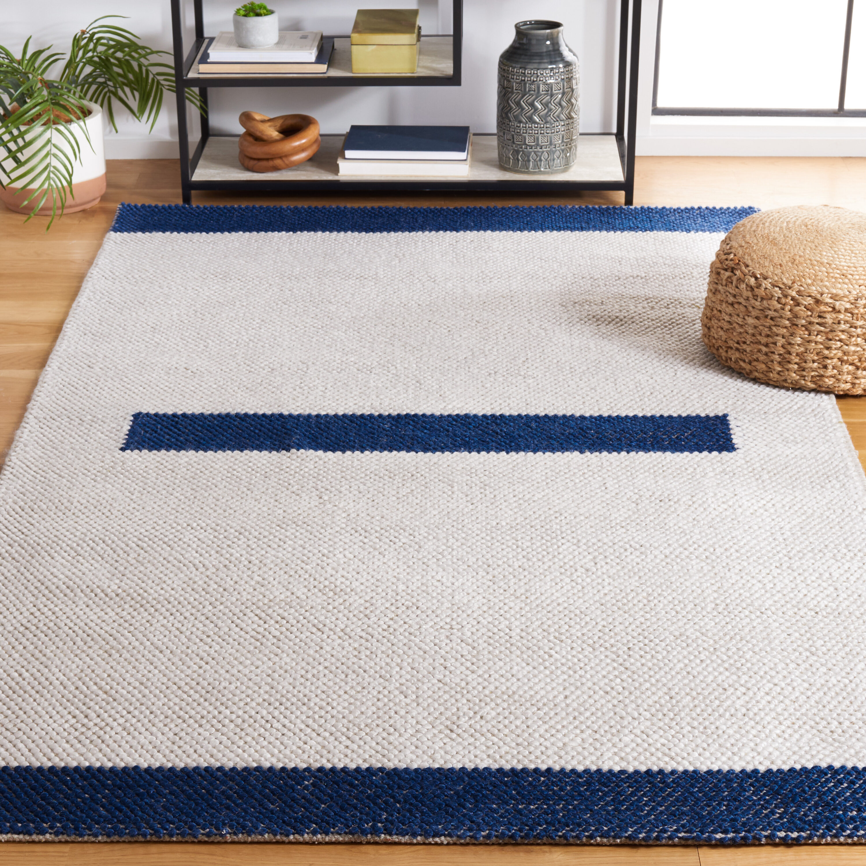  Natura 324 Ivory/Navy Contemporary 5ft x 8ft Medium Rectangle Rug