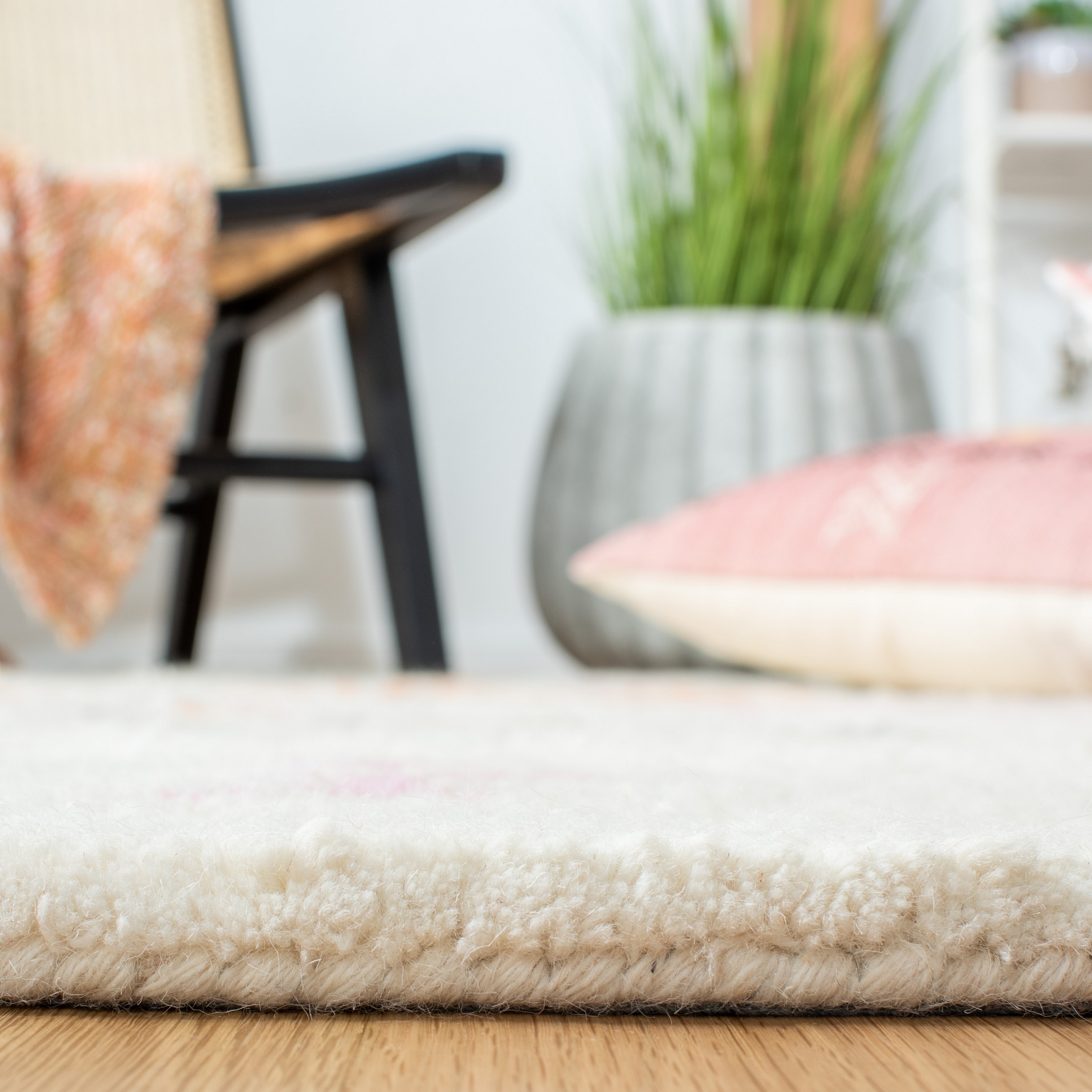 Casablanca Erline Ivory Shag Wool Blend 8' x 10' Area Rug