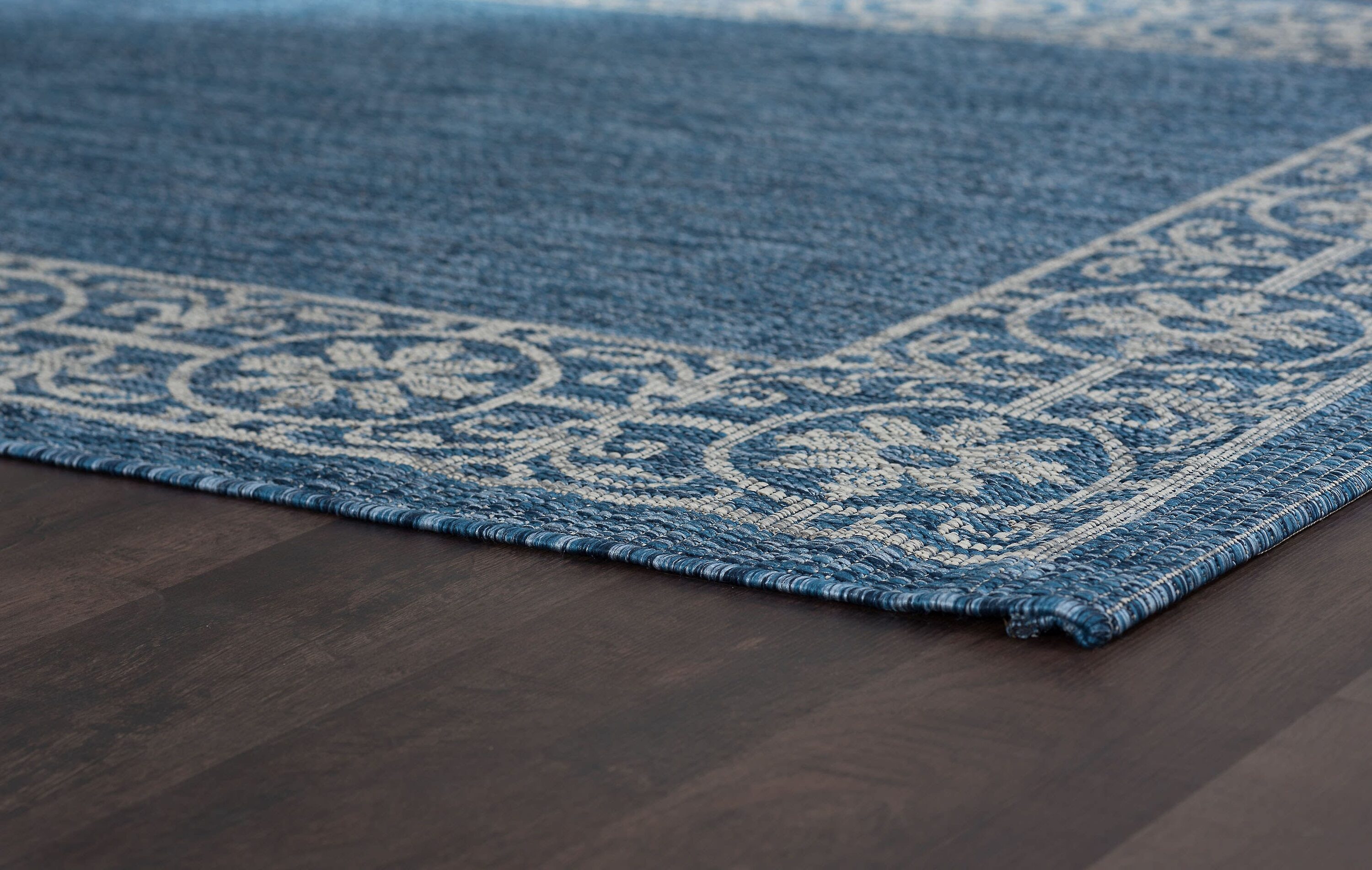 Veranda 8' x 10' Indigo Synthetic Flat Woven Rug