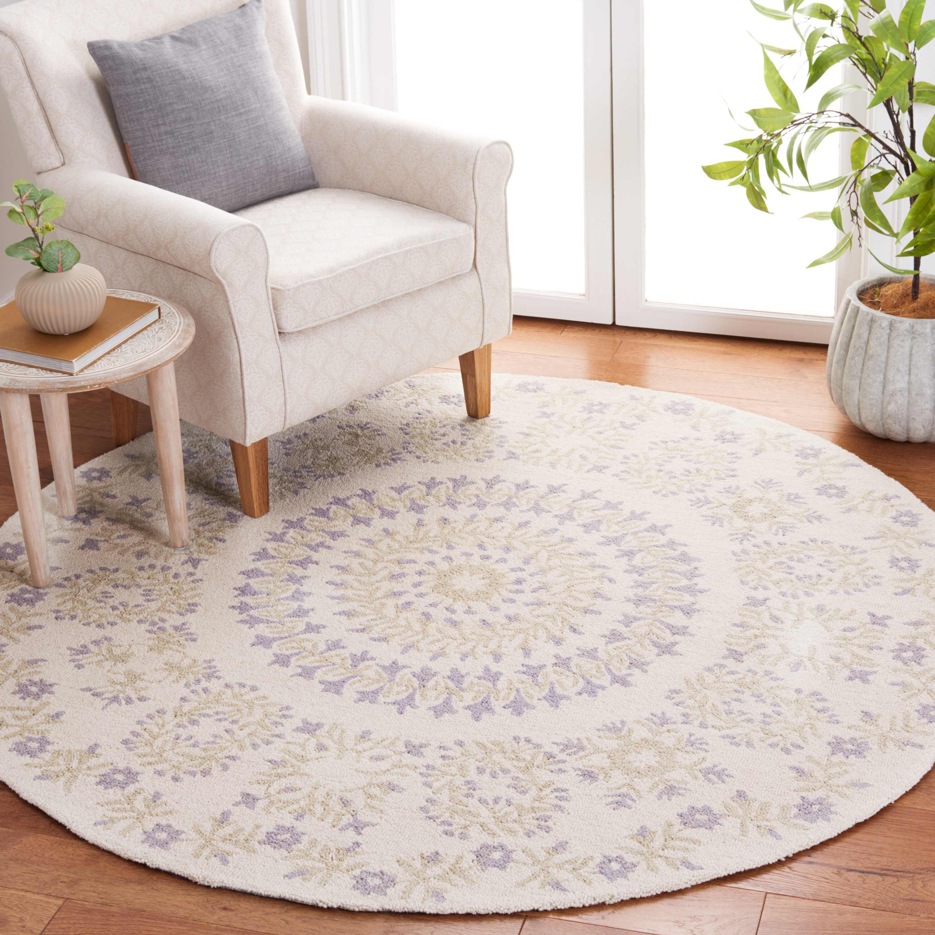  Empire 826 Ivory/Beige Traditional 6ft x 6ft Round Rug