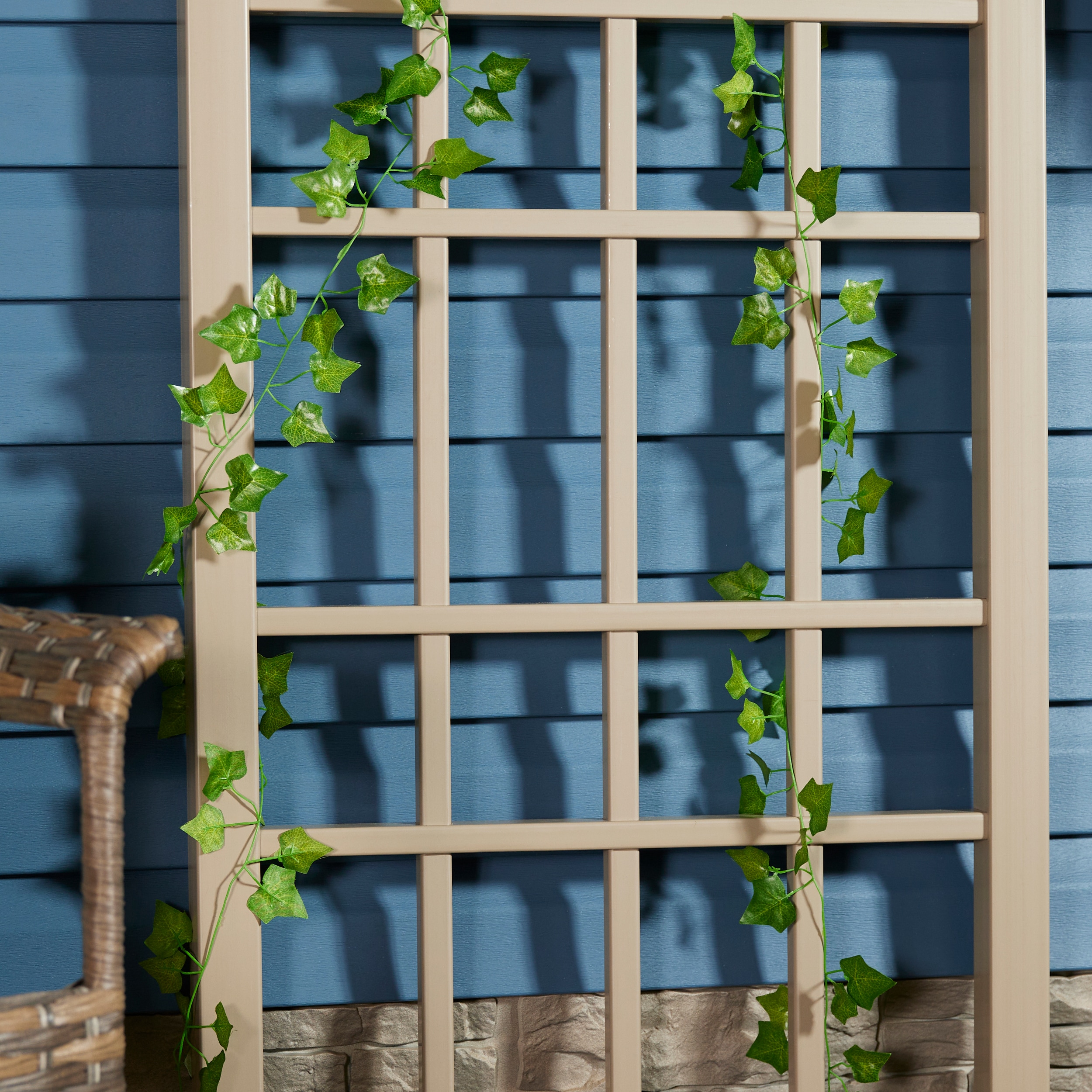 Dura-Trel 30-in W x 66-in H Mocha Vinyl Traditional Garden Trellis in the  Garden Trellises department at Lowes.com