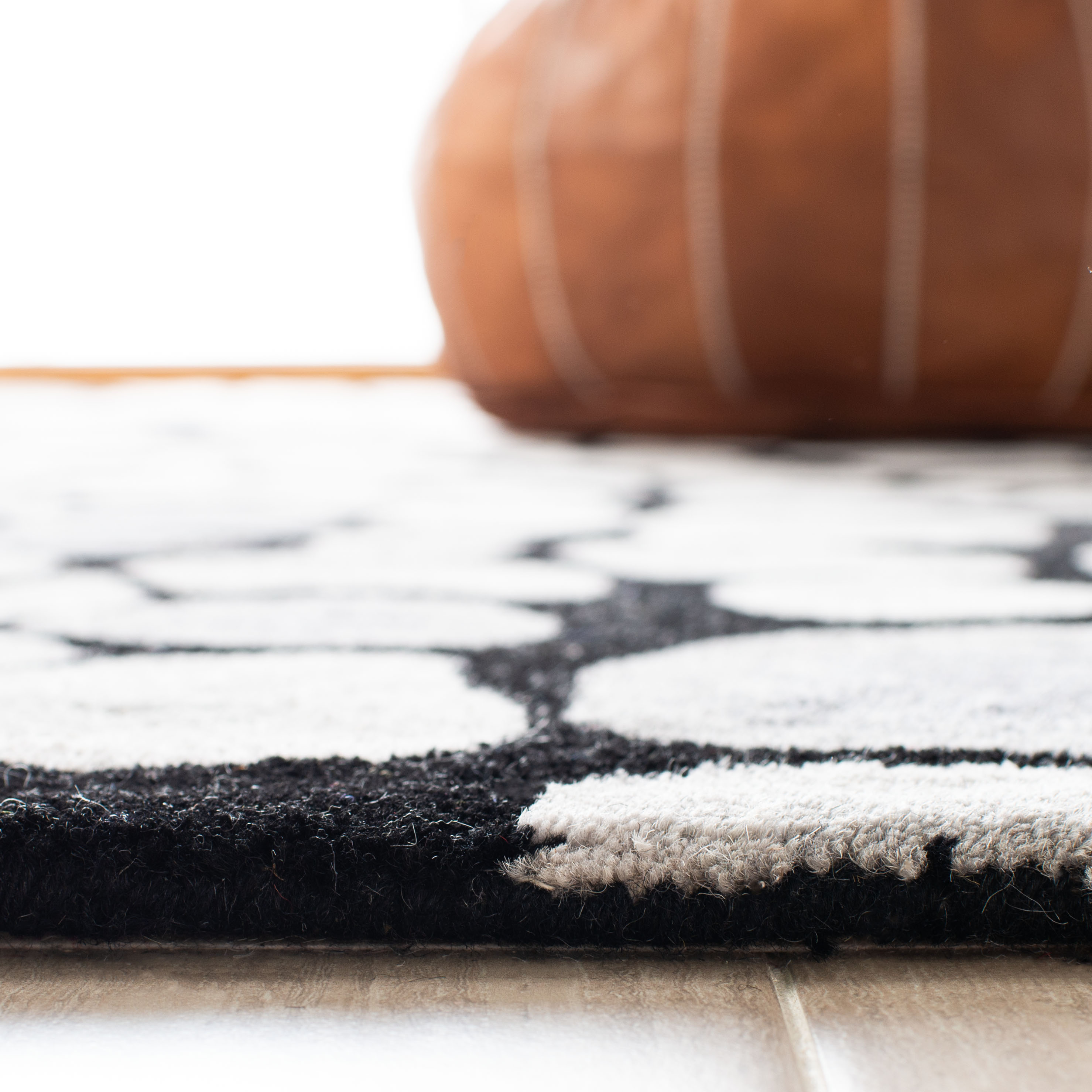 Safavieh SOH722A-212 rugs - View #6