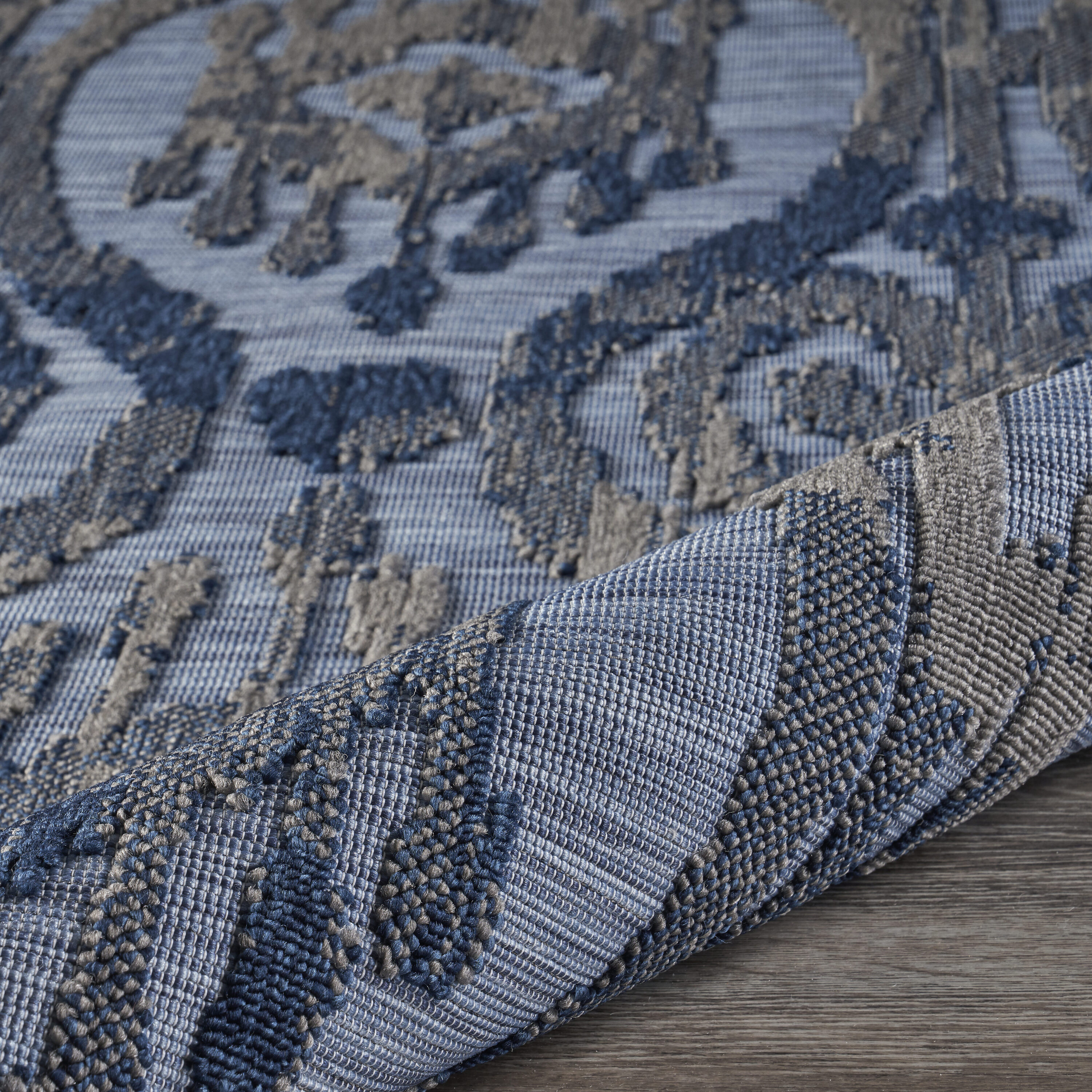 Reversible Blue Ikat 5' x 7' Indoor/Outdoor Synthetic Rug