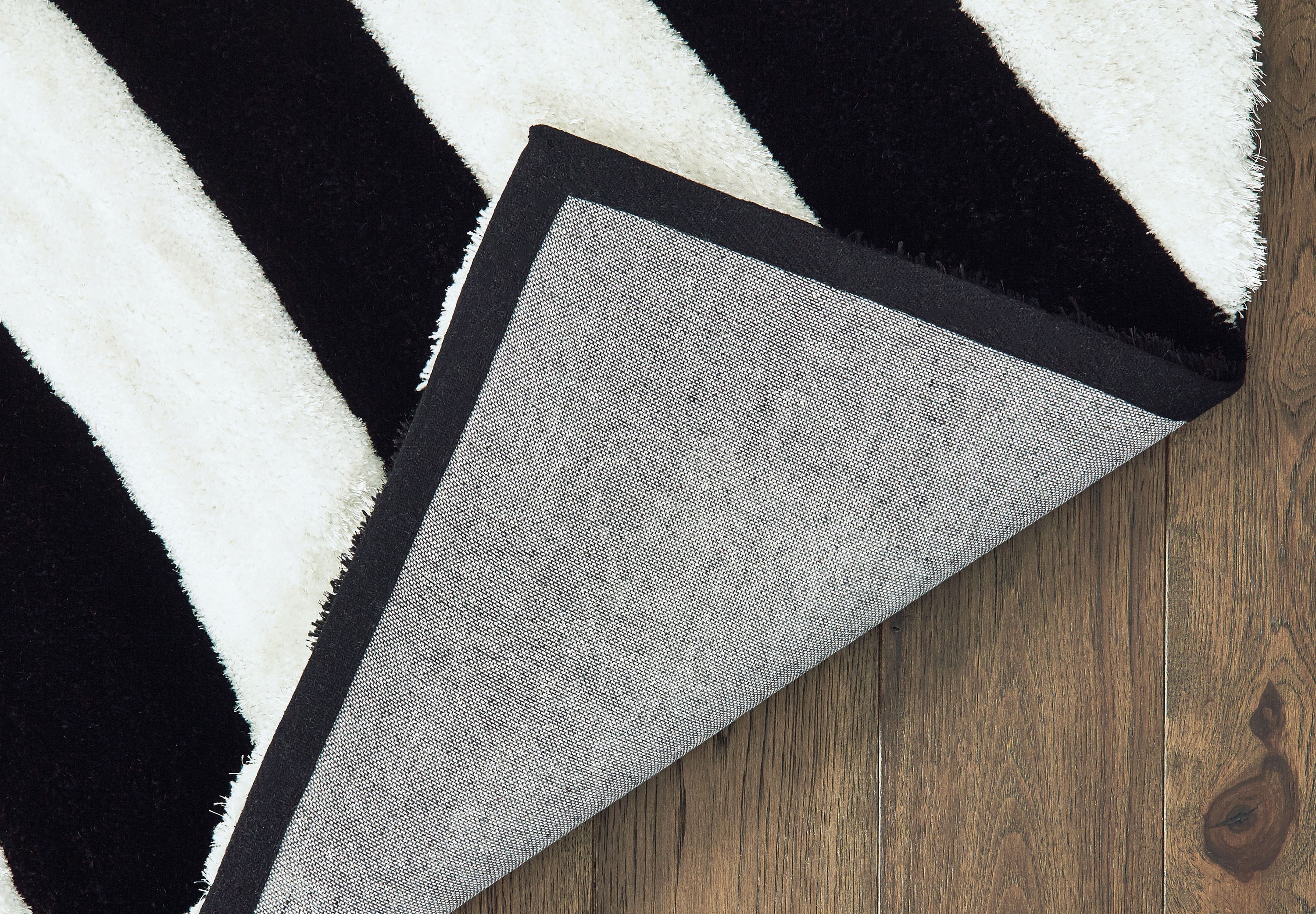 United Weavers Of America 2100 21670 58 rugs - View #4