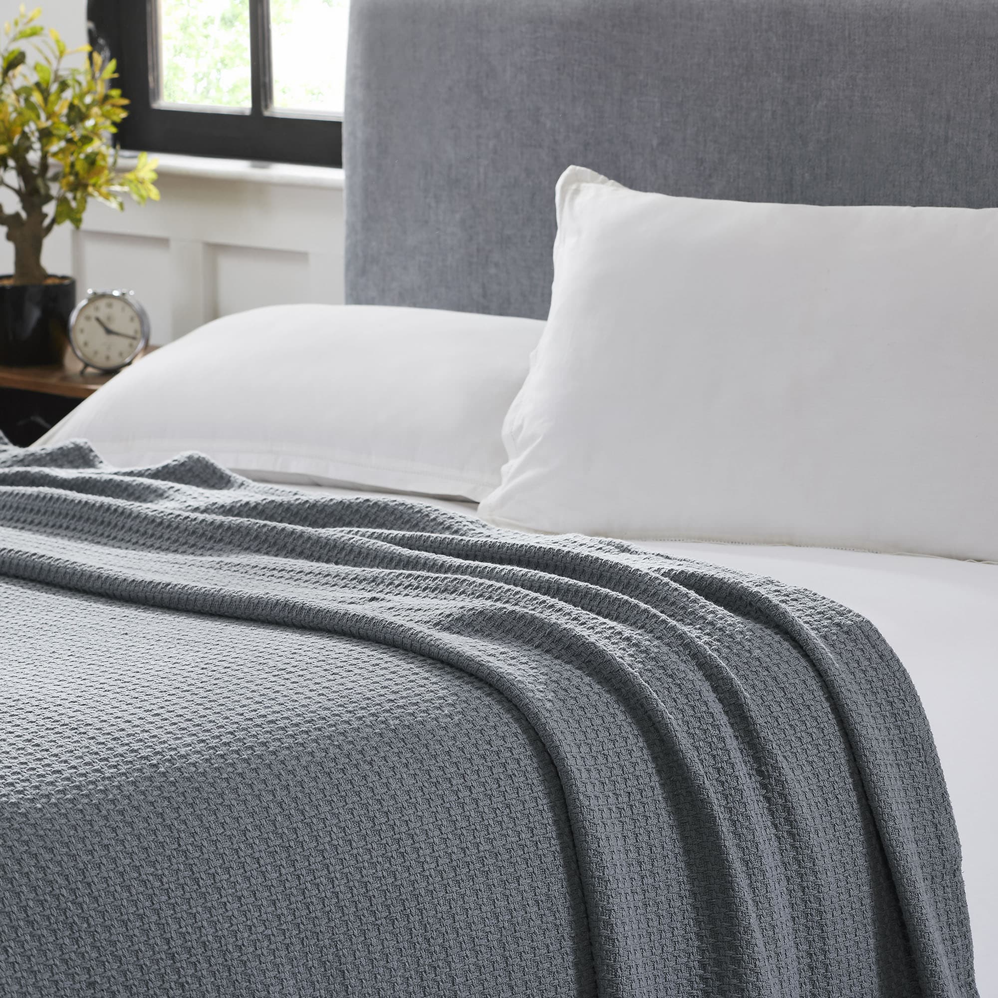Amrapur Overseas 5THRBLKG-CHR-TN Blankets-And-Throws - View #2