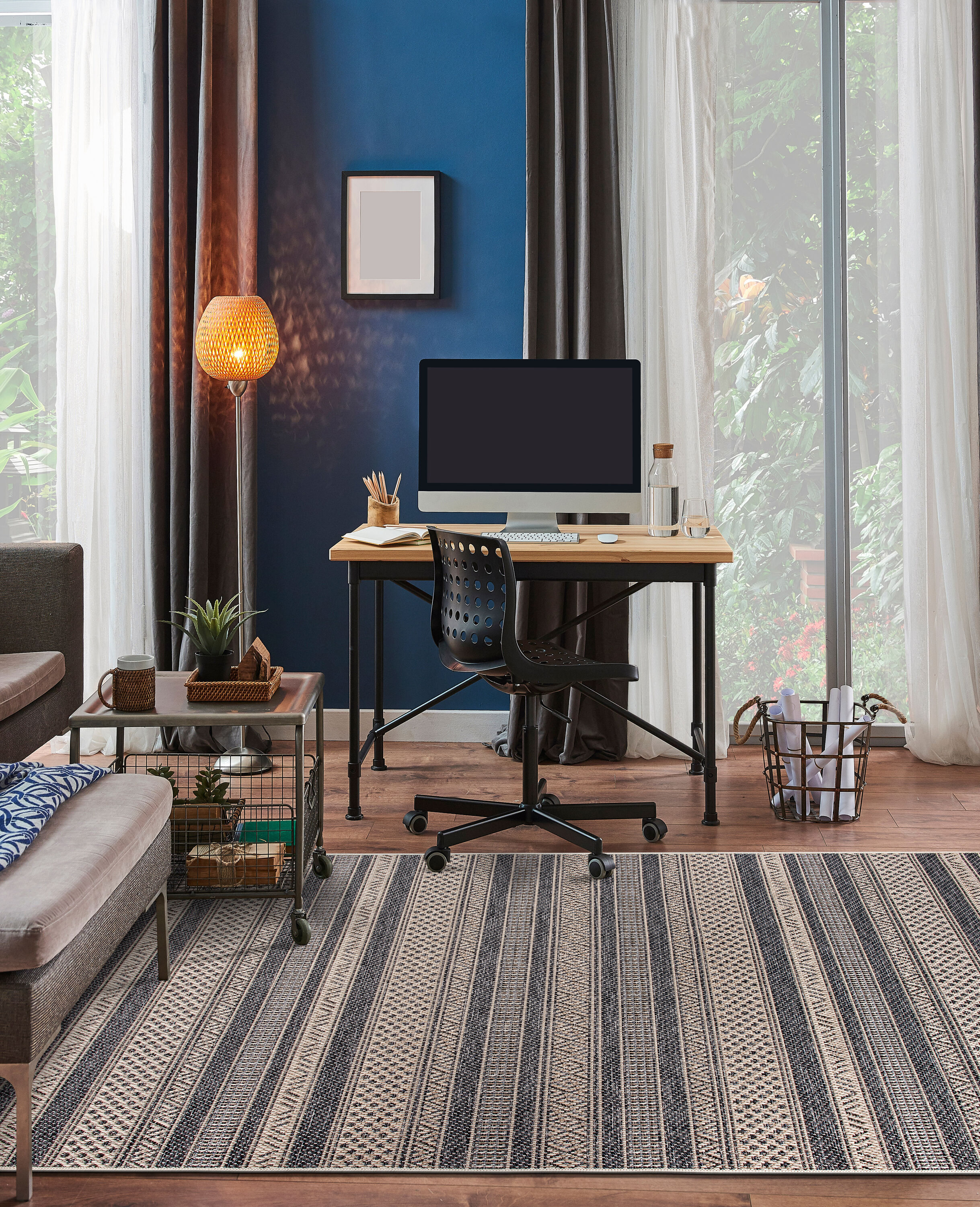 Reversible Geometric Blue Synthetic 5' x 7' Indoor/Outdoor Rug
