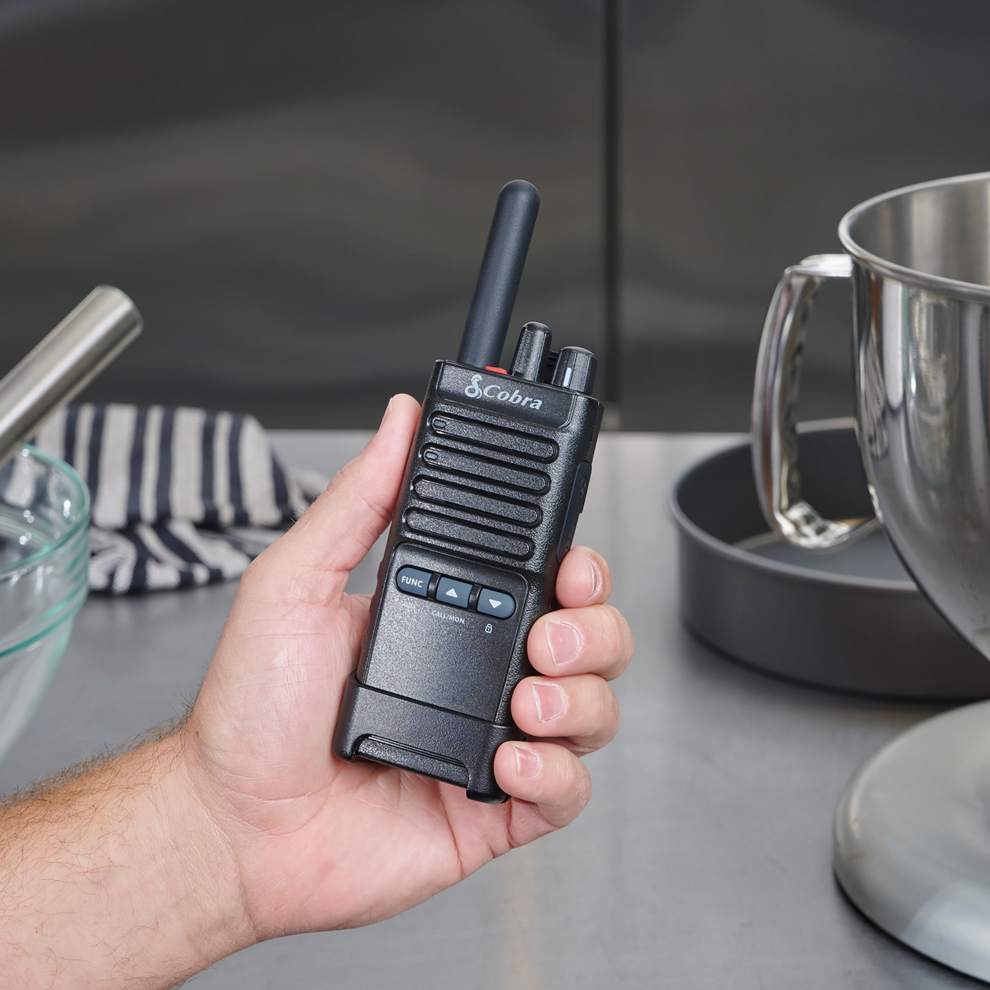 Cobra CBRPX650 Walkie-Talkies - View #7