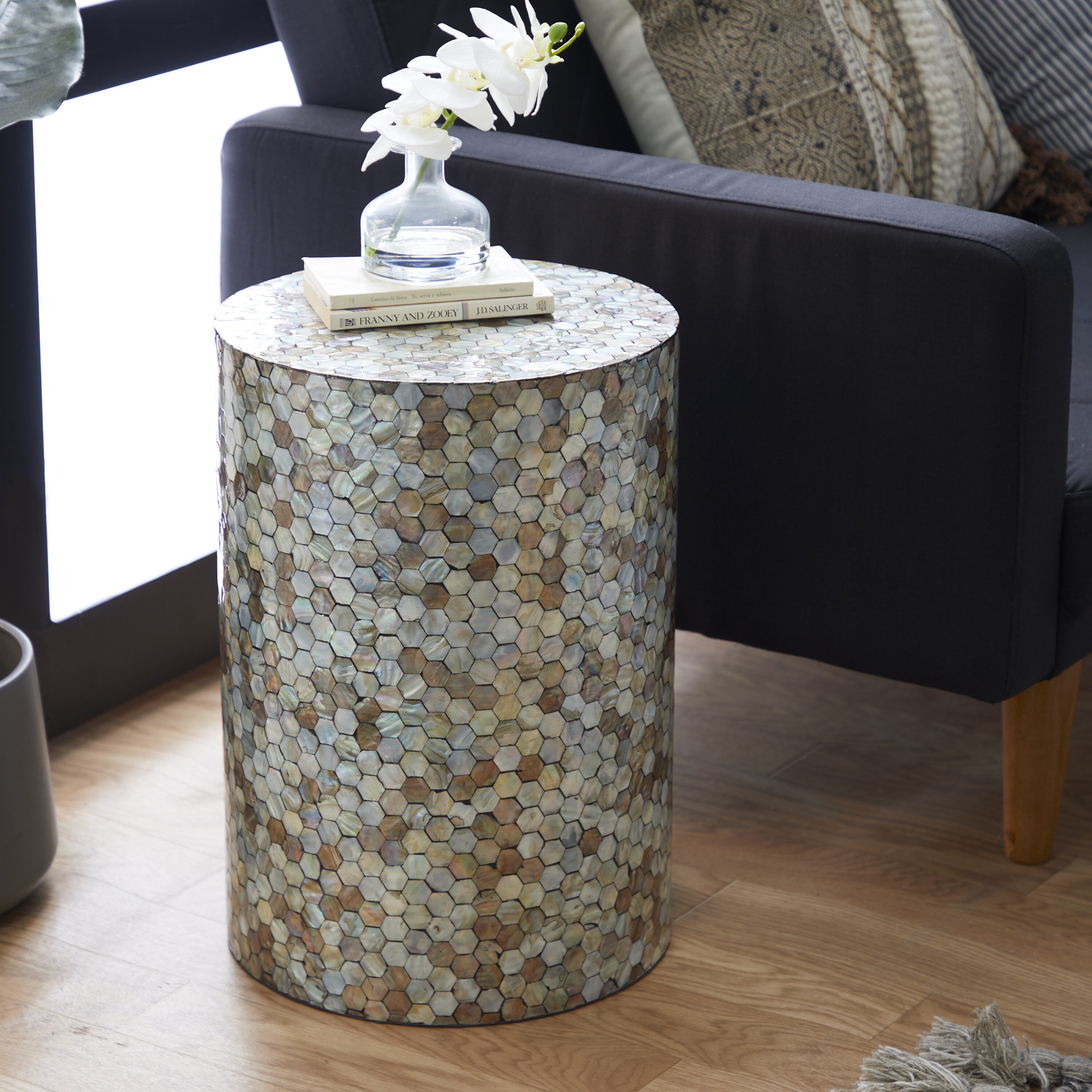 Grayson Lane 48985 14-in W x 20-in H Cream Handmade Mosaic Wood Round Coastal End Table
