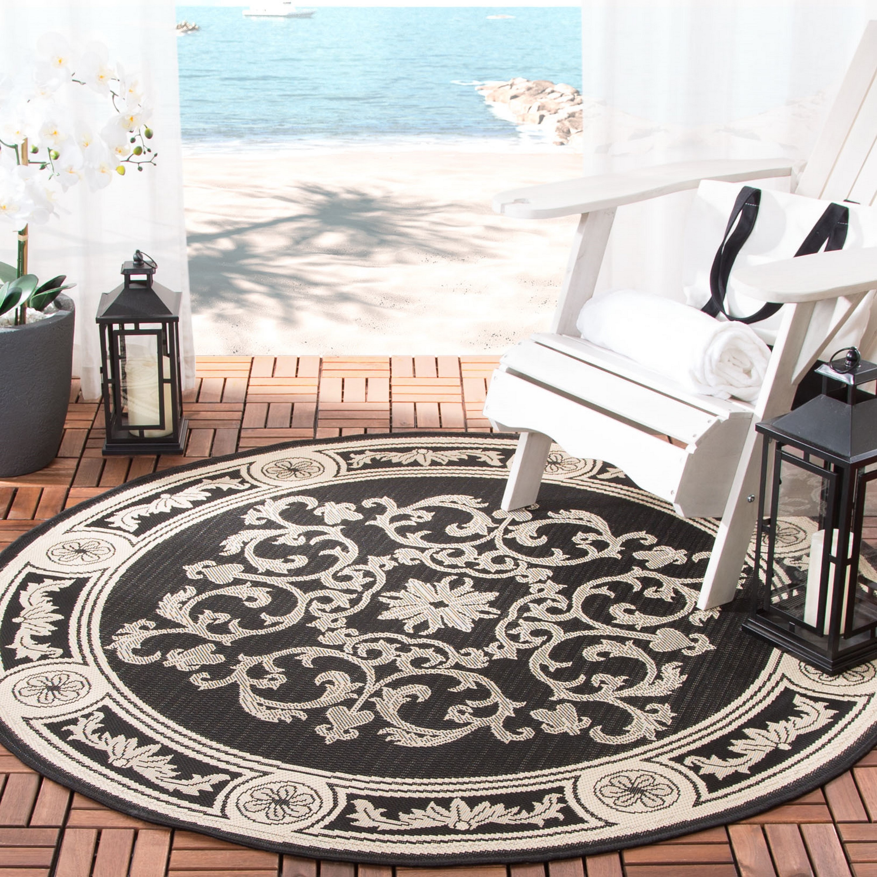 Safavieh CY2914-3908-5R Courtyard Celeste 5 x 5 (ft) Loomed Polypropylene Black/Sand Round Indoor/Outdoor Floral/Botanical Coastal Area rug
