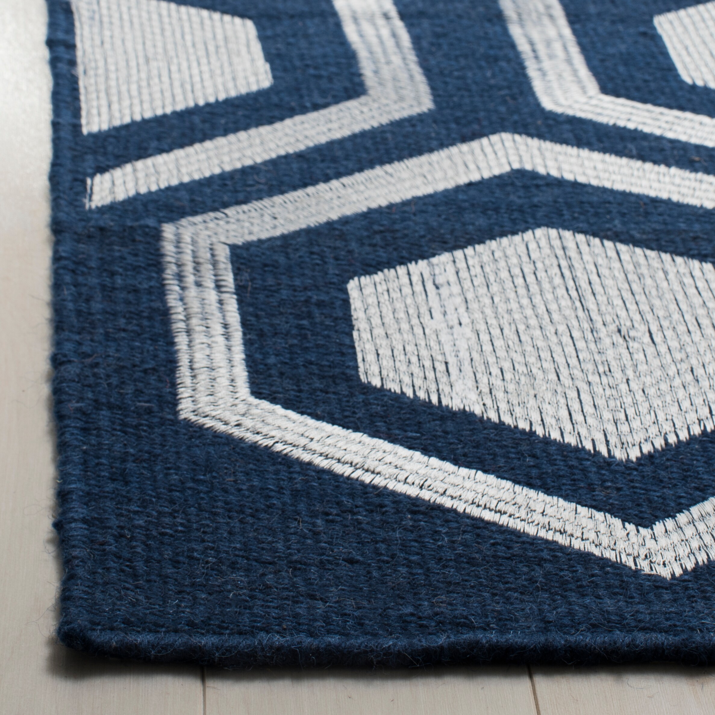 Safavieh KLM629B-4 rugs - View #3
