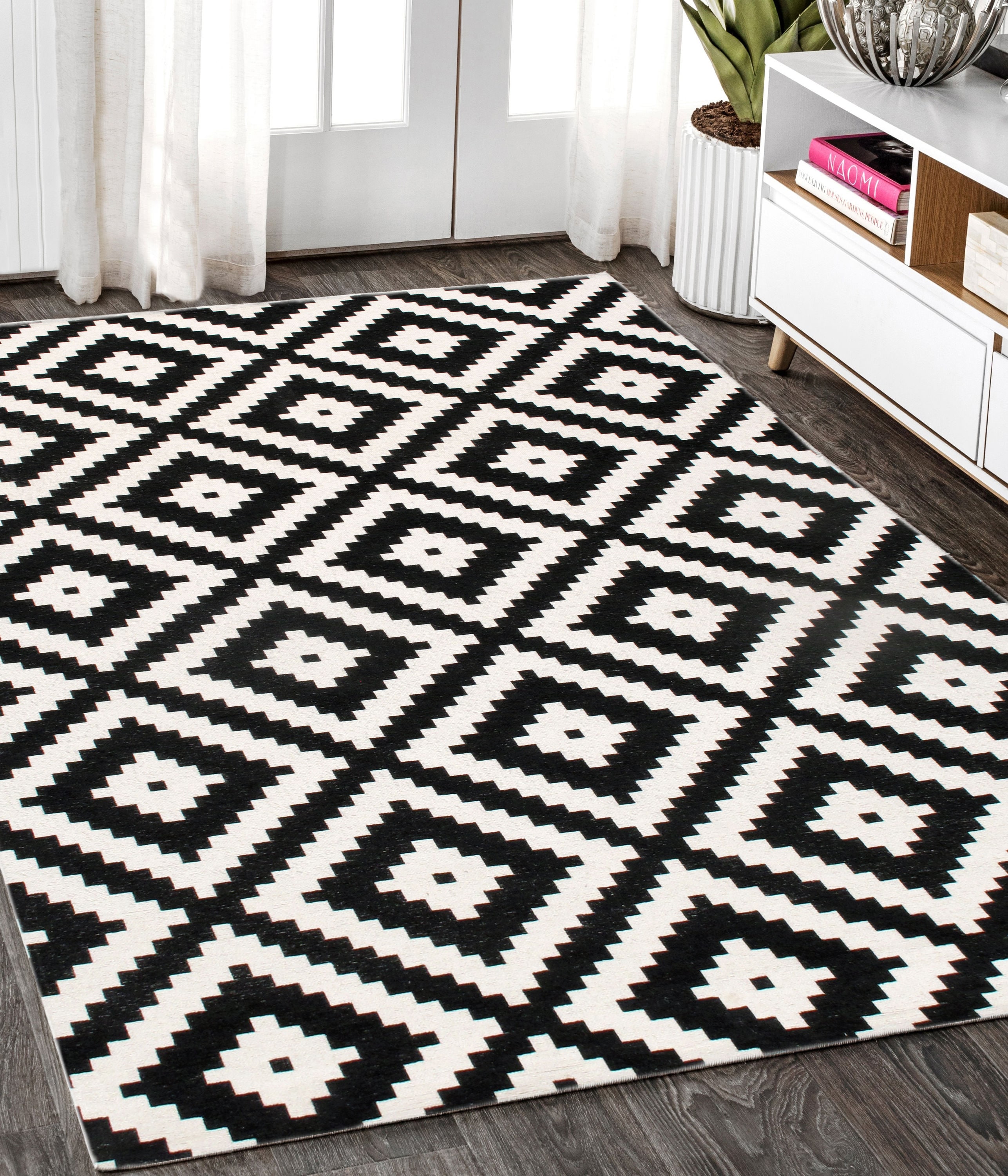 Handmade Reversible Geometric Black Chenille Rug 59" x 31"
