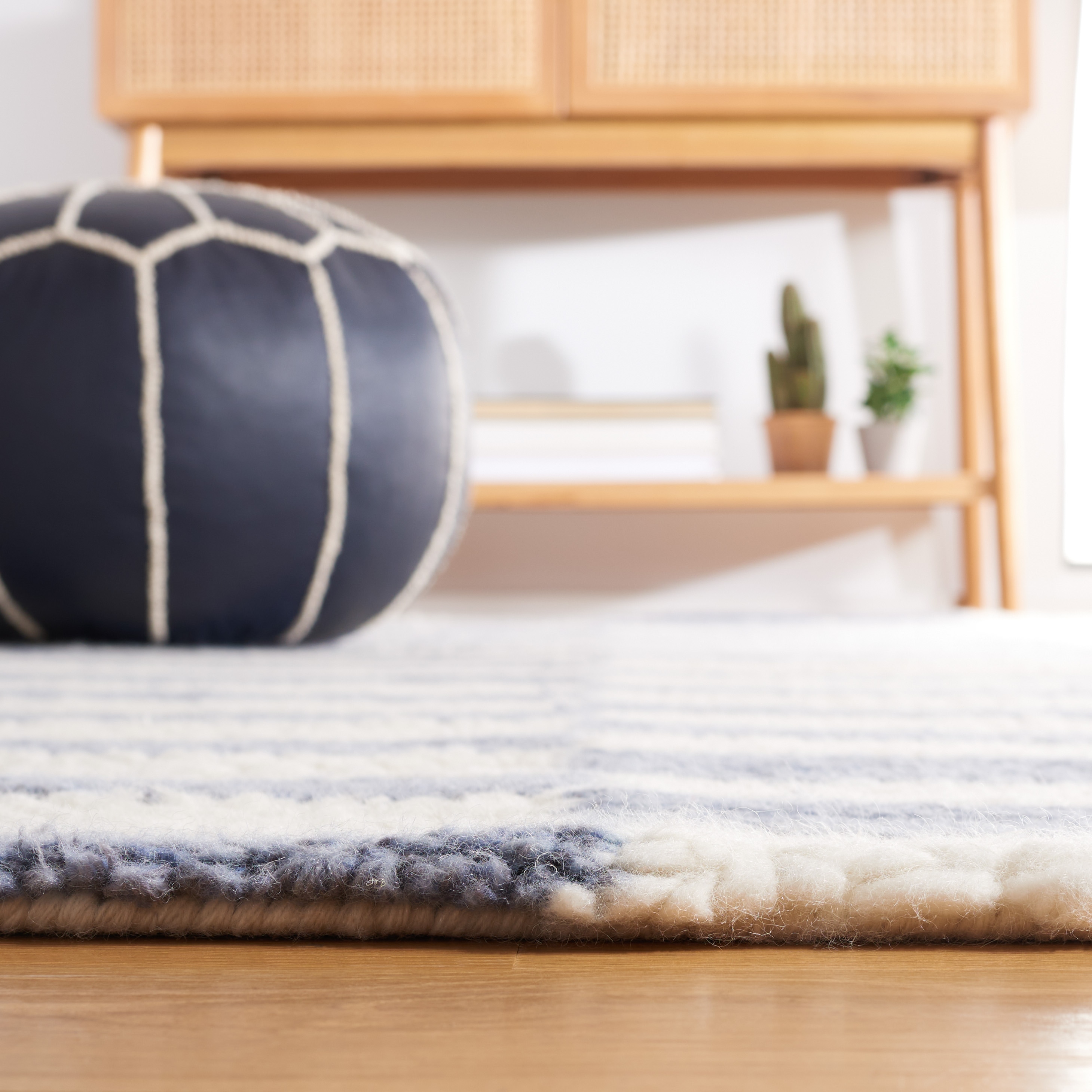 Safavieh VRM555M-8 rugs - View #4
