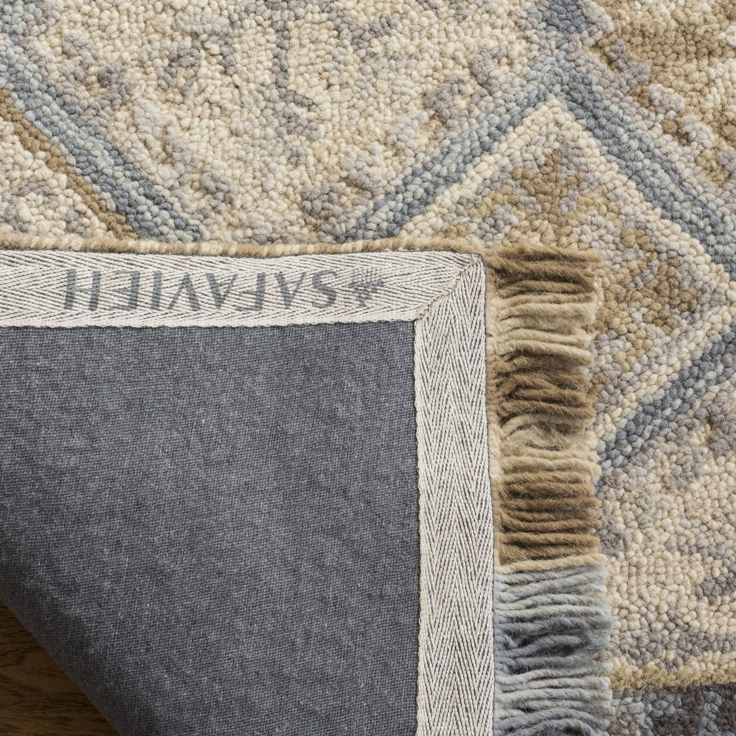 Safavieh BLM421A-28 rugs - View #4