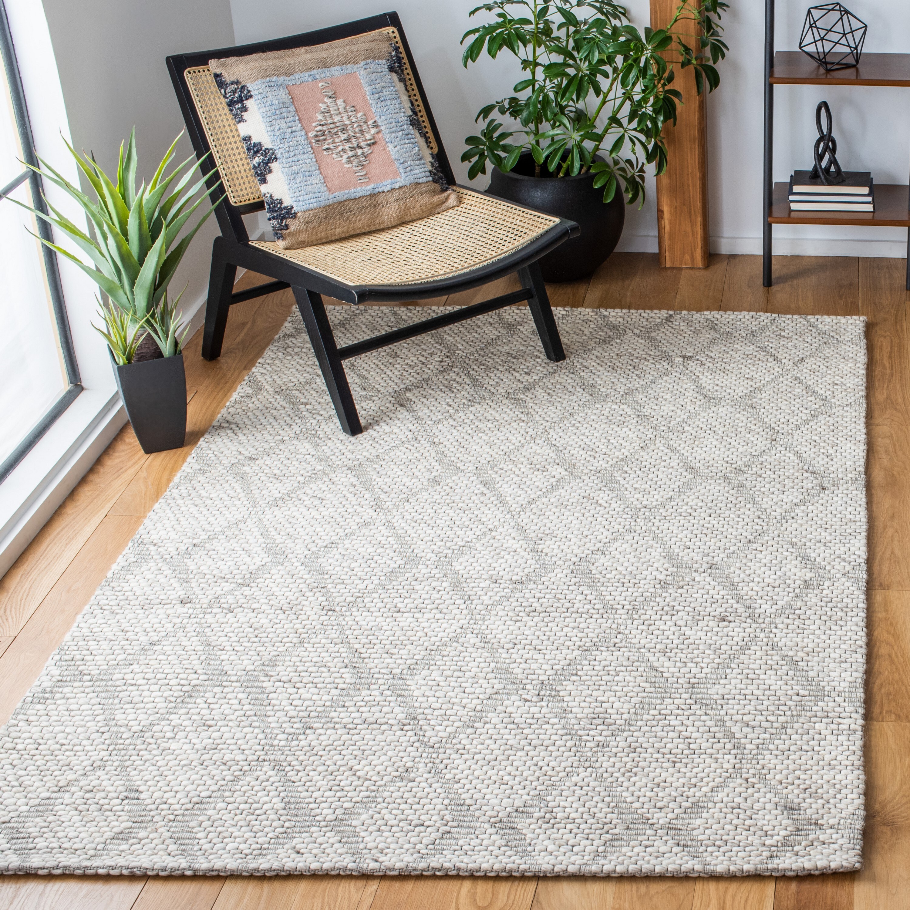 Safavieh MRB551B-3 Marbella Bakarne 3 x 5 (ft) Loomed Wool Beige Rectangular Indoor Geometric Bohemian/Eclectic Throw rug