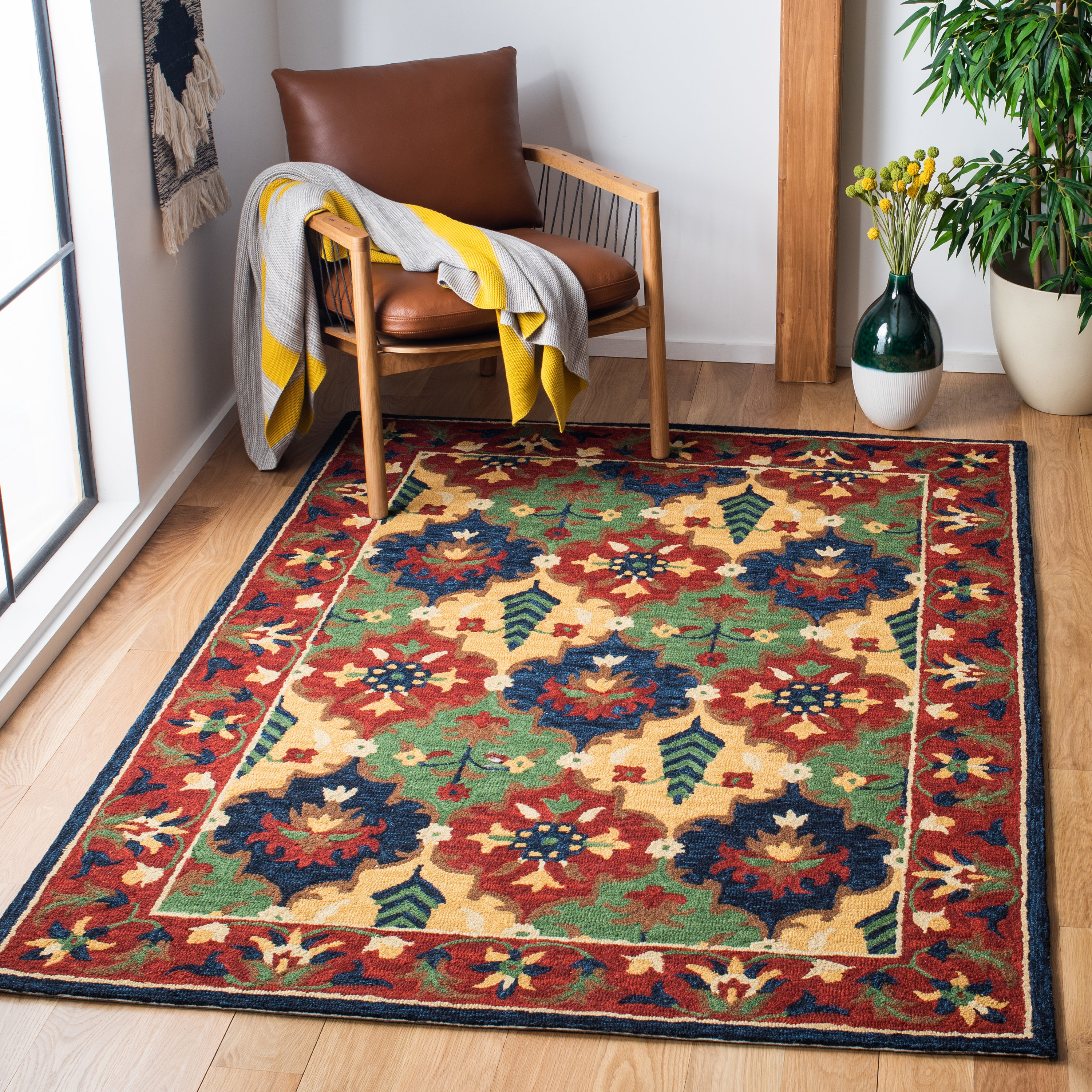 Elegant Heritage Red Wool 6' x 9' Hand-Tufted Area Rug