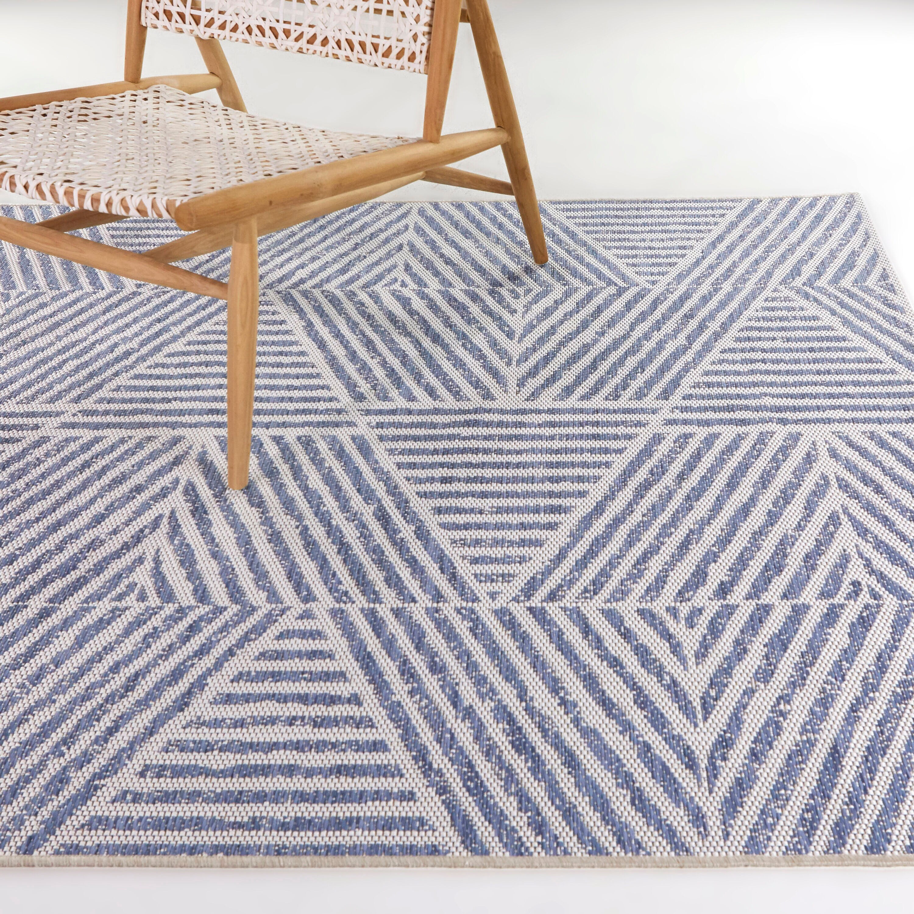 Balta 3116403 5 x 7 (ft) Polypropylene Blue Rectangular Indoor/Outdoor Stripe Area rug