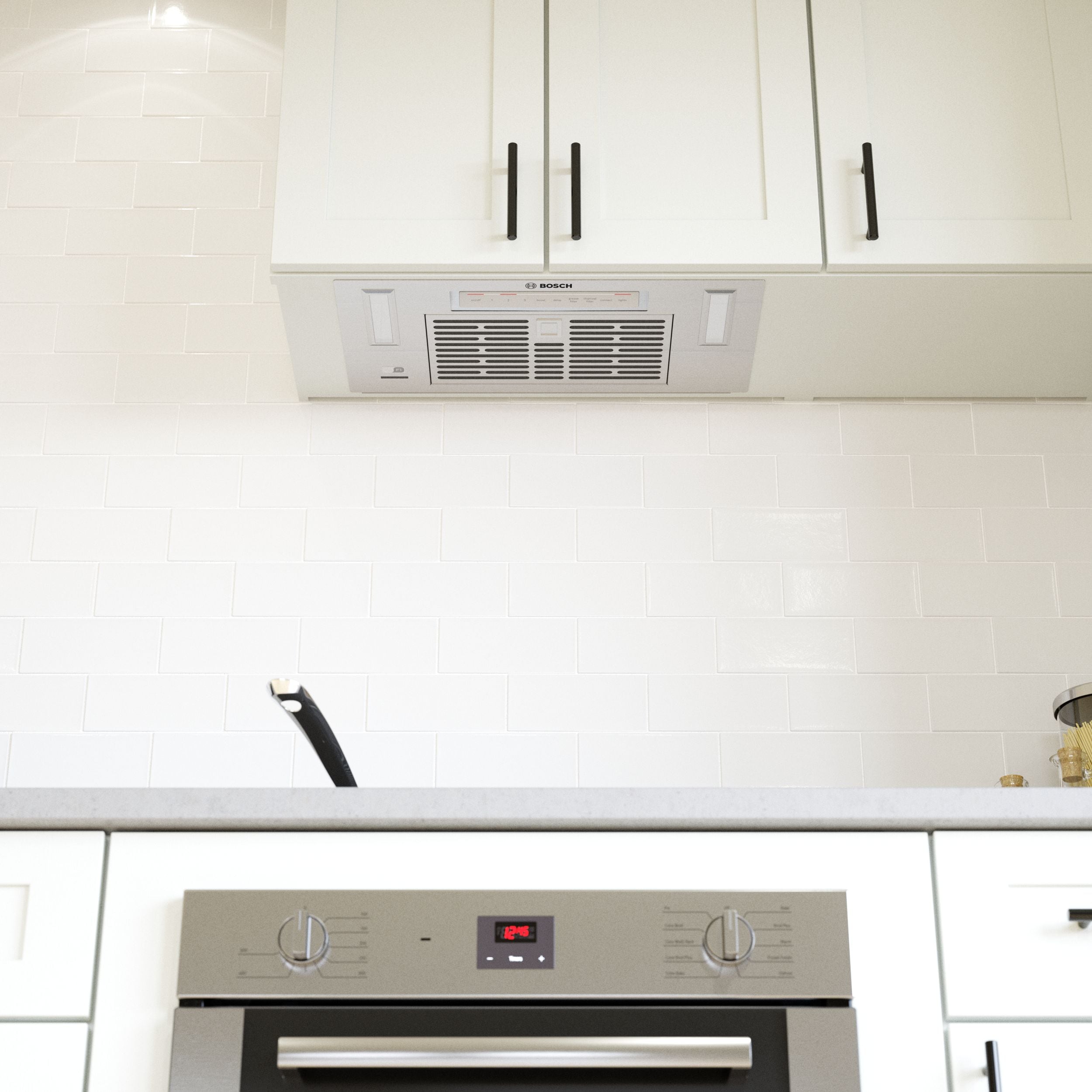 Bosch HUI34253UC Undercabinet-Range-Hoods - View #9