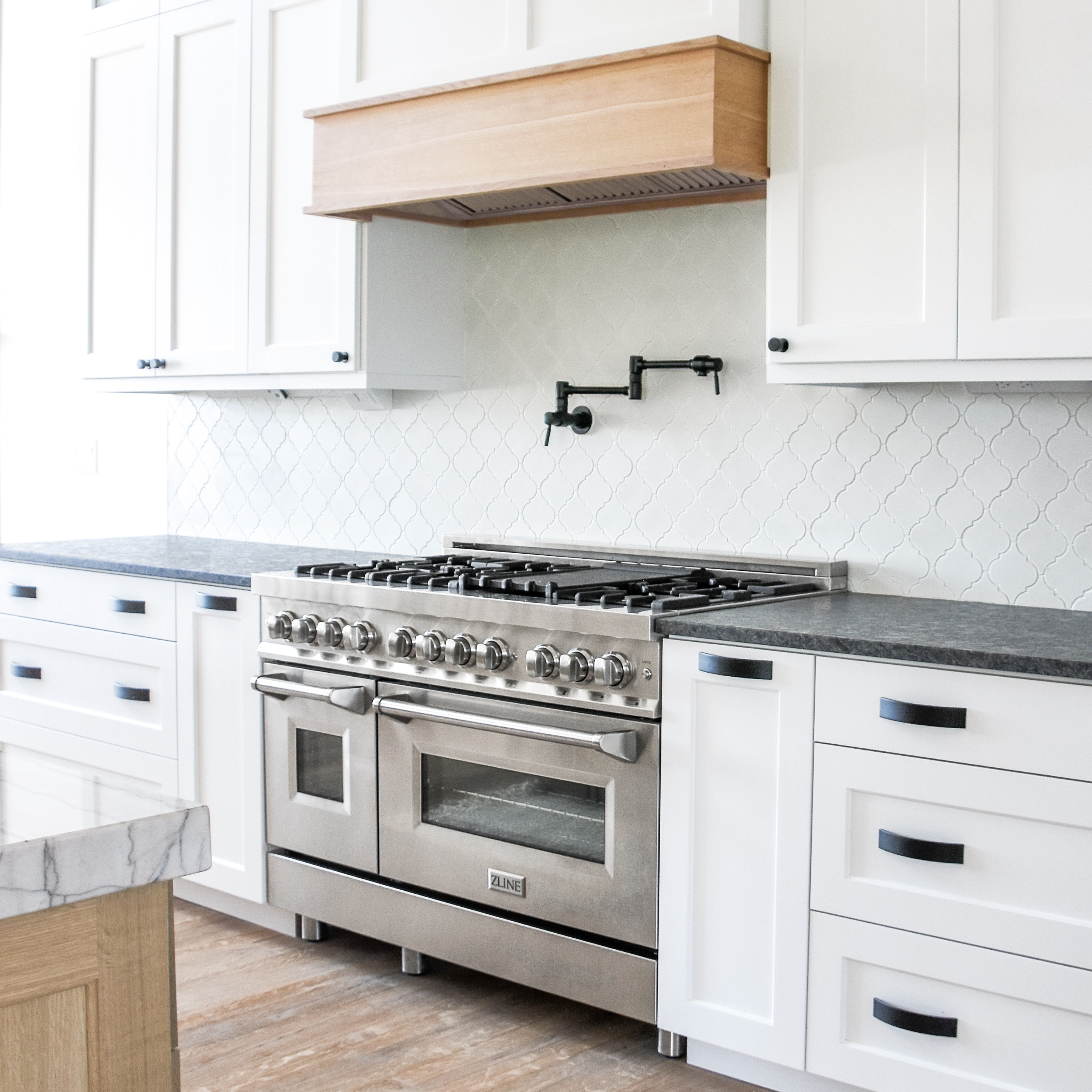ZLINE KITCHEN & BATH 695-46 Undercabinet-Range-Hoods - View #9