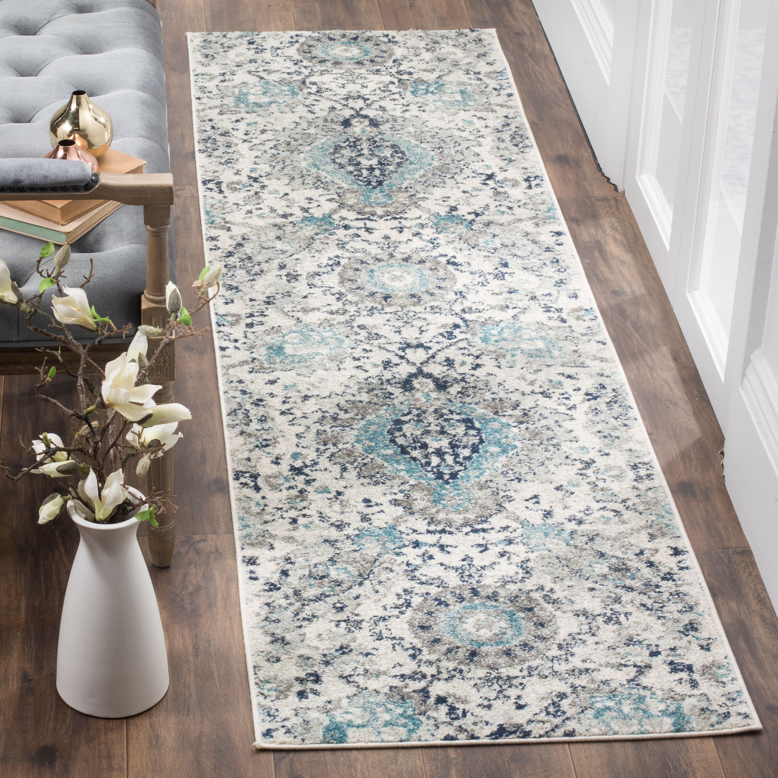 Safavieh MAD600C-28 Madison Abbey 2 x 8 (ft) Loomed Synthetic Cream/Light Gray Rectangular Indoor Floral/Botanical Bohemian/Eclectic Runner rug