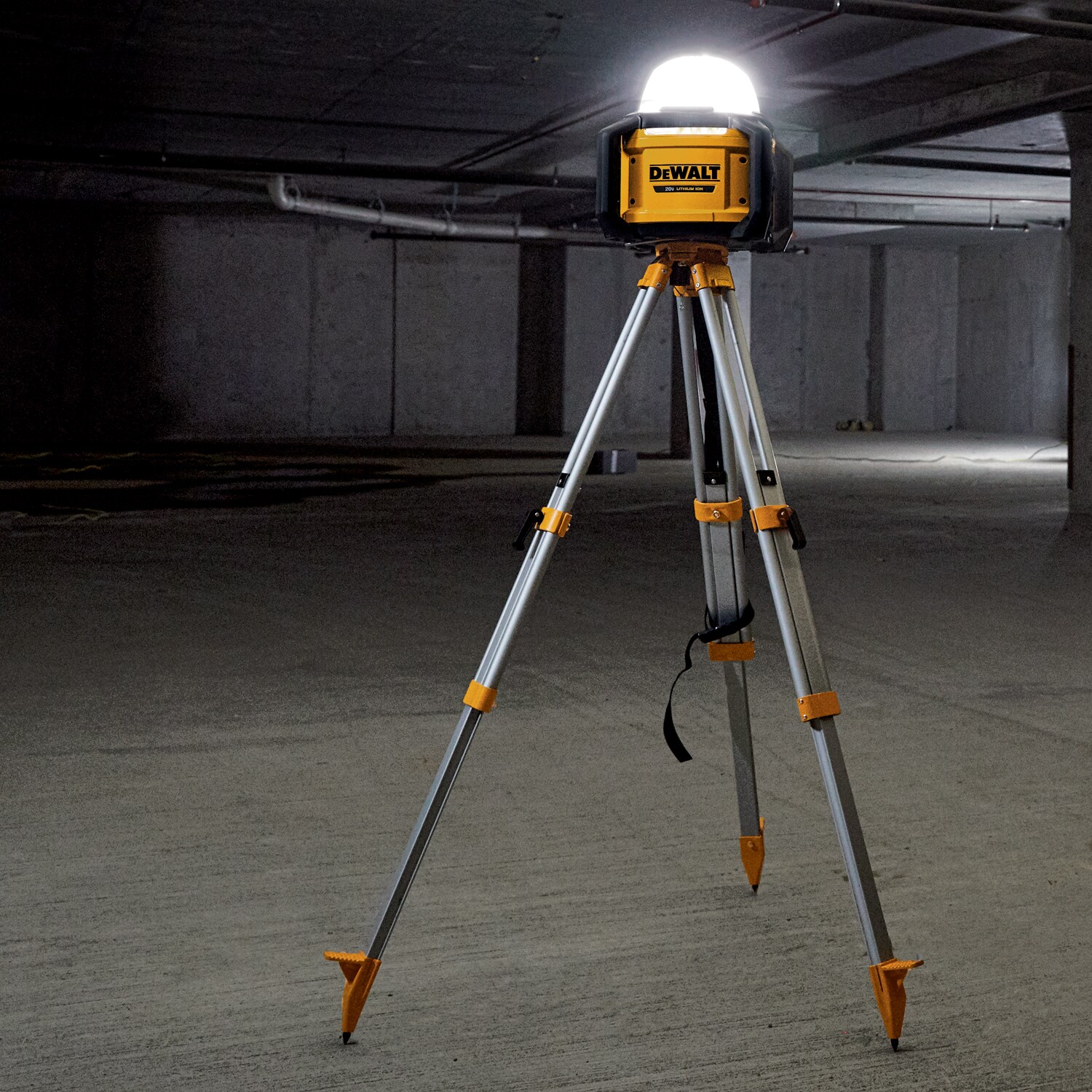 lowes dewalt tripod light