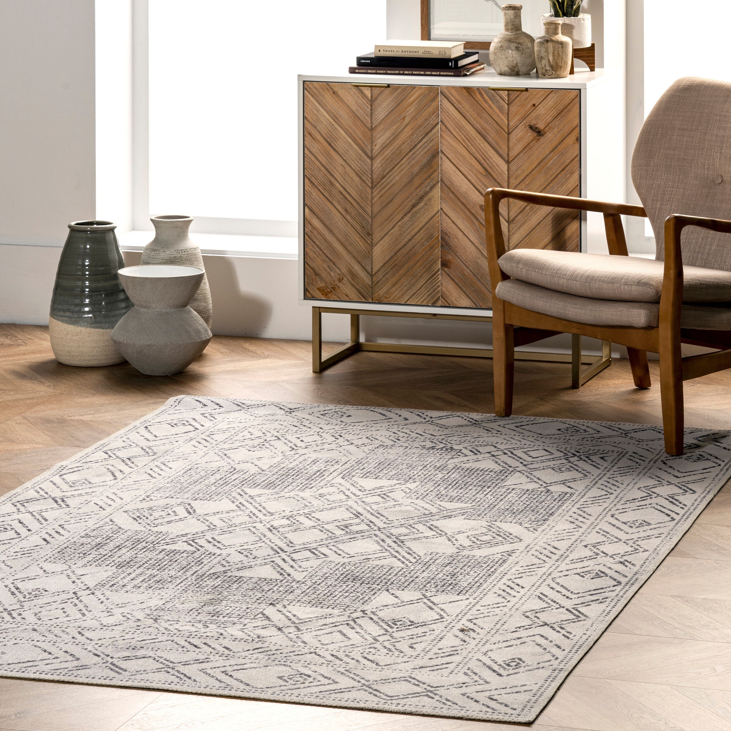 Mia Light Gray Synthetic Medallion Washable Area Rug