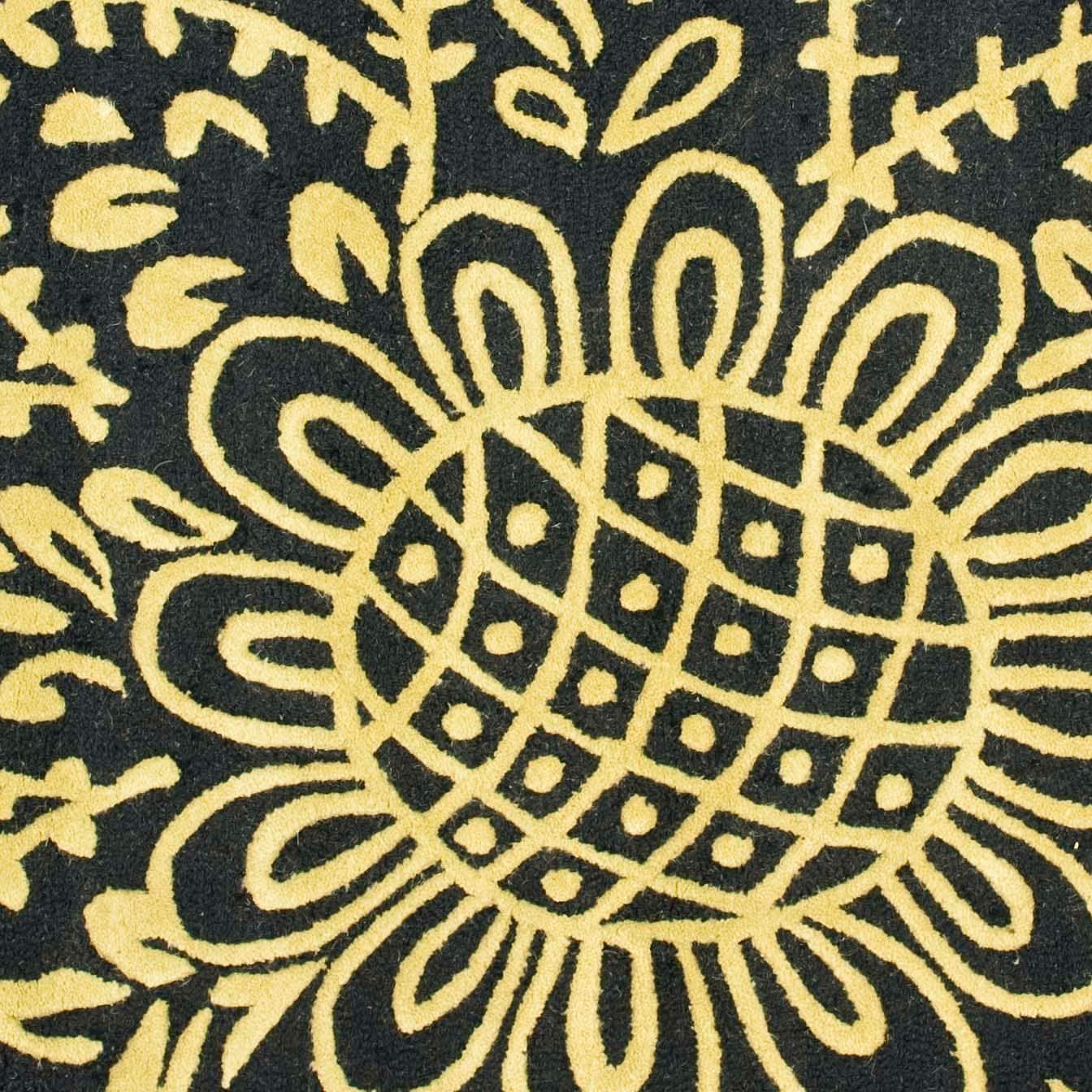Safavieh SOH832A-6SQ rugs - View #3