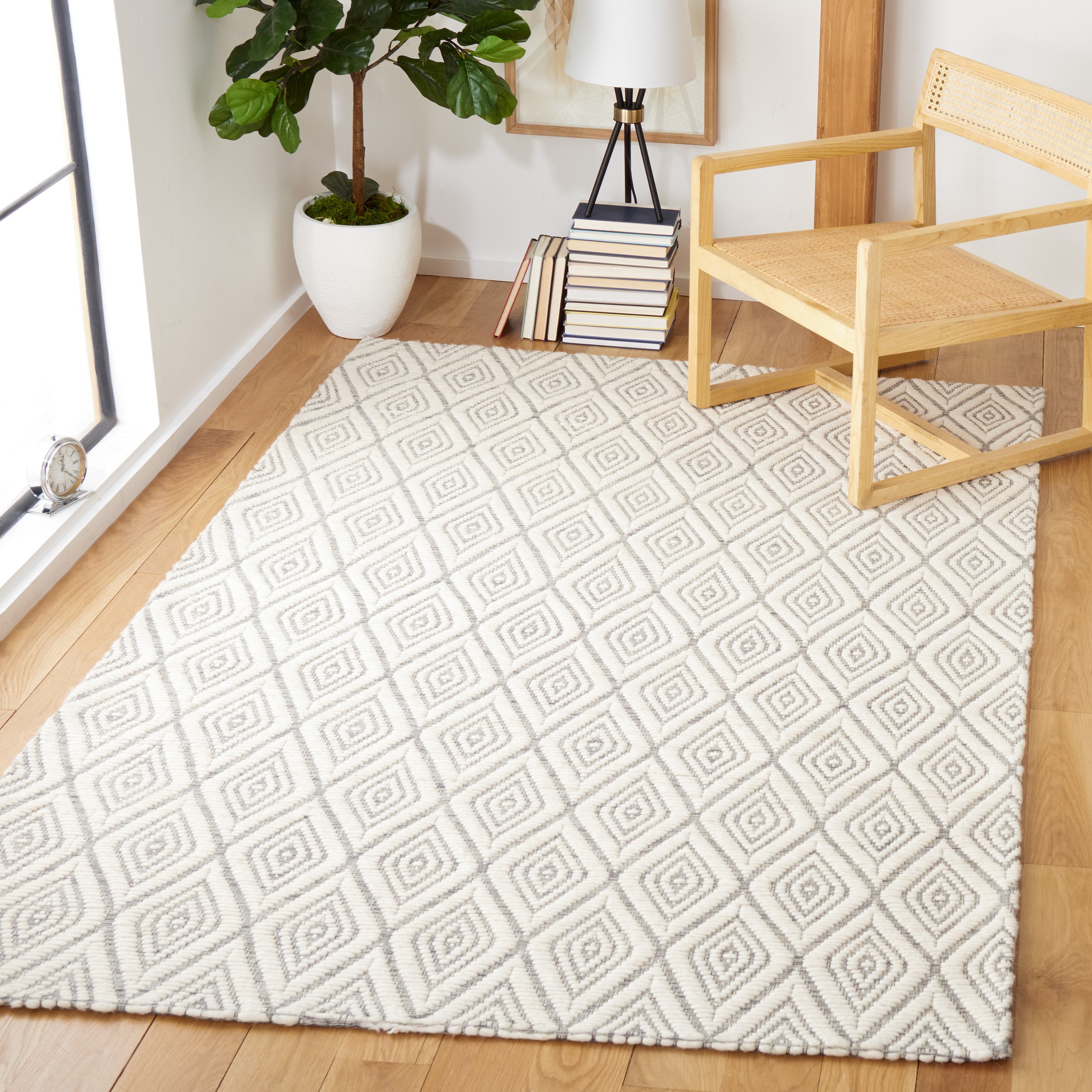 Safavieh MRB308F-3 Marbella Austra 3 x 5 (ft) Wool Gray/Ivory Rectangular Indoor Geometric Bohemian/Eclectic Throw rug