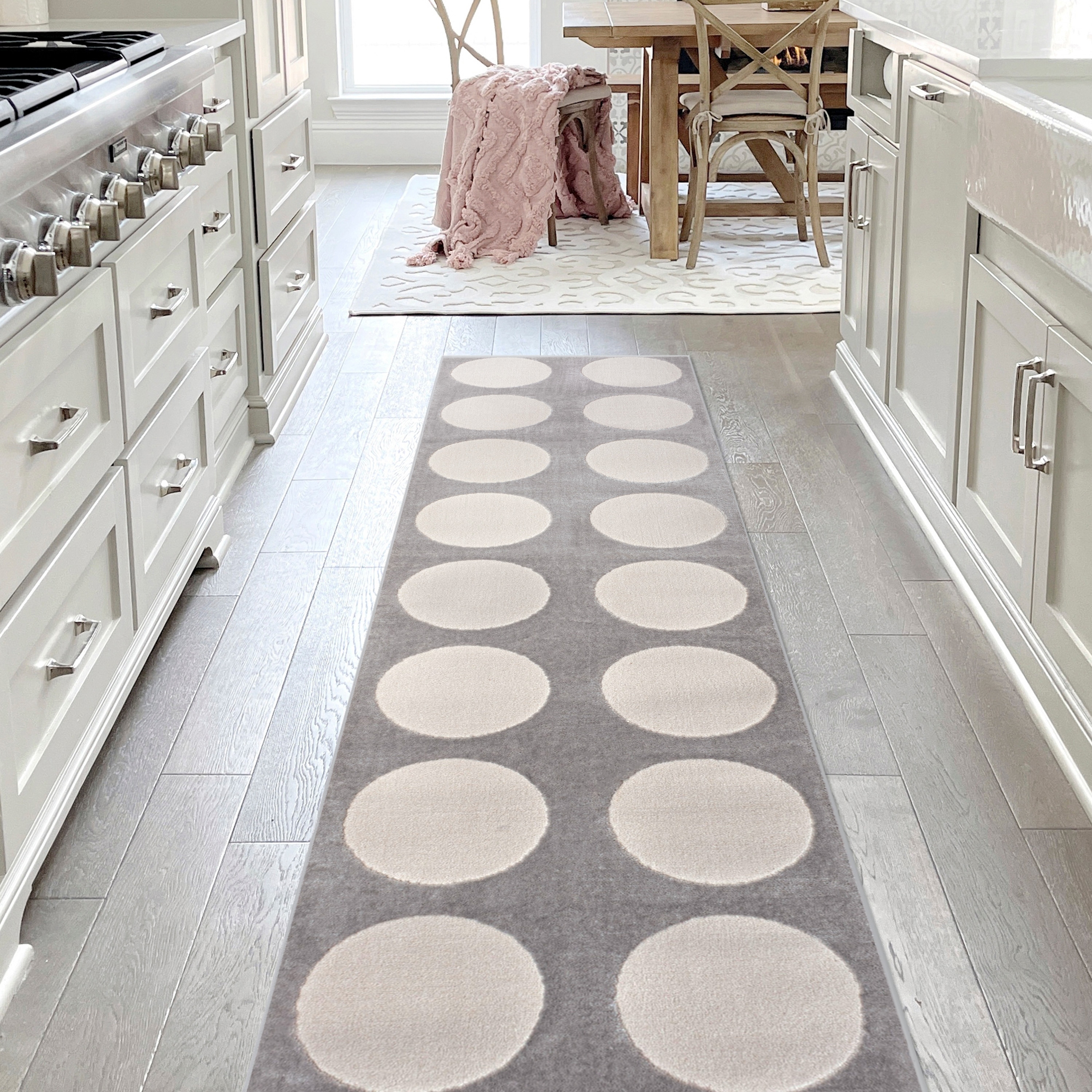 JONATHAN  Y SND105C-28 SANDSTONE Adrian Circles Dot 2 x 8 (ft) Loomed Polyester Light Gray/Cream Rectangular Indoor/Outdoor Geometric Bohemian/Eclectic Runner rug