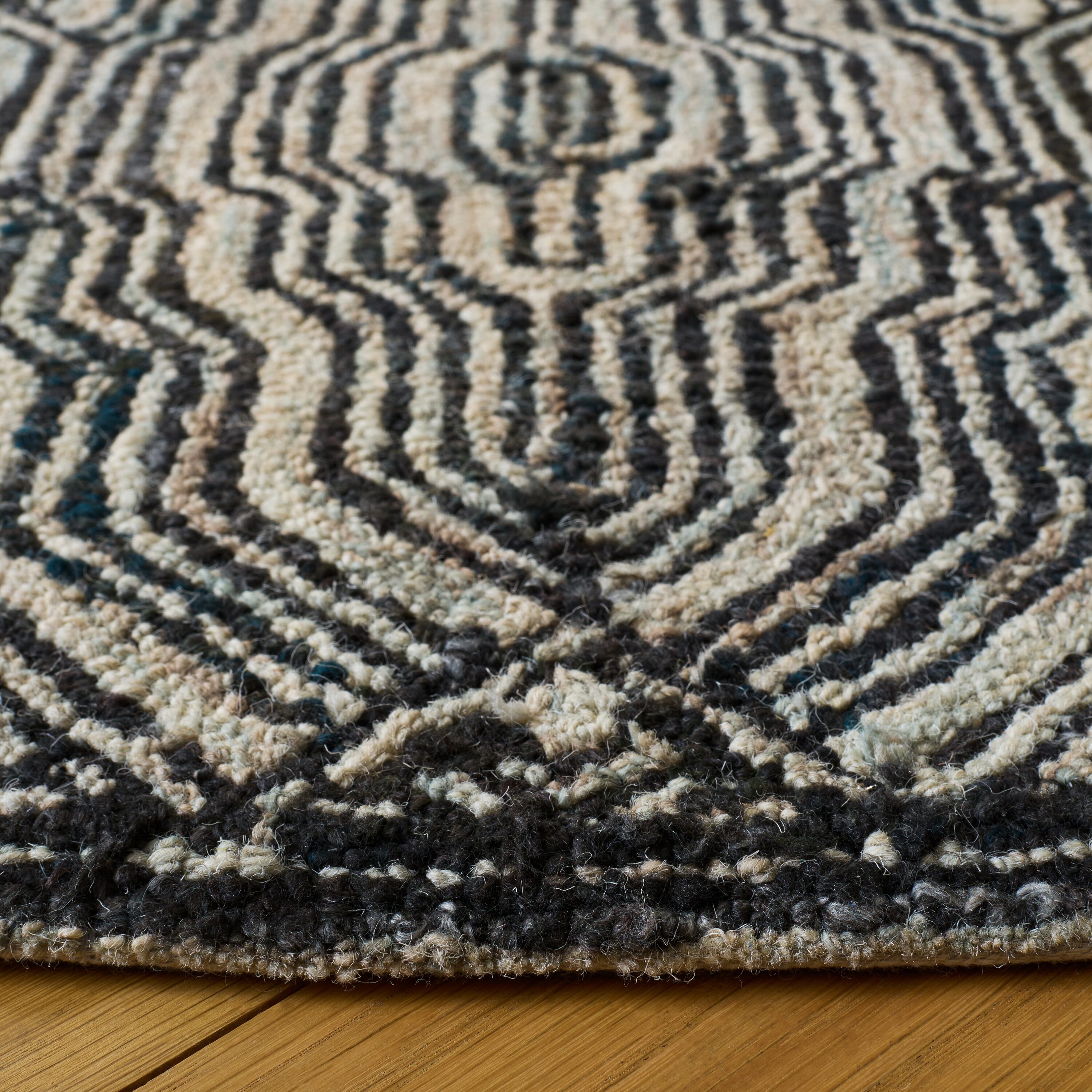 Safavieh MRQ512H-6R rugs - View #3