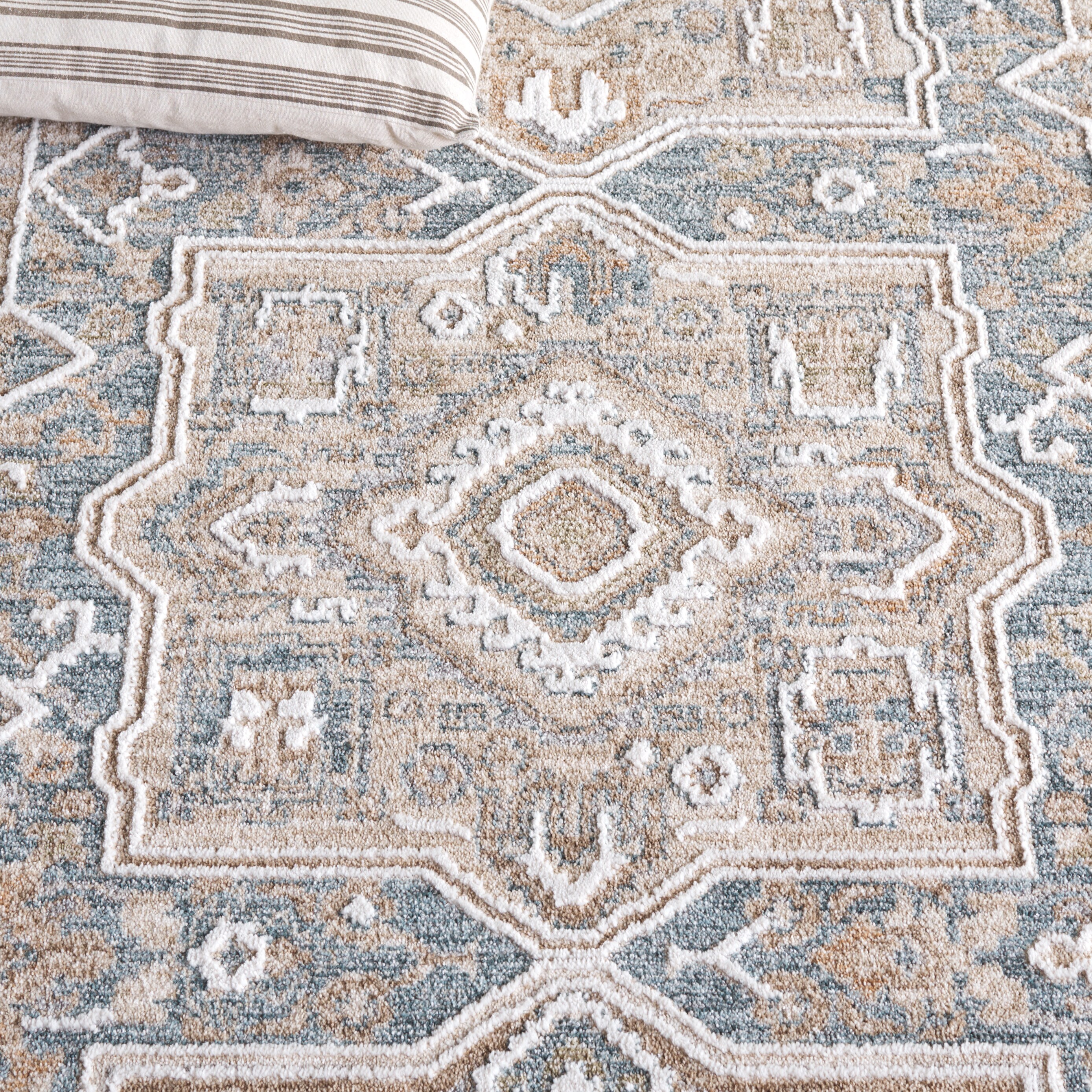 Safavieh FIN328M-210 rugs - View #4