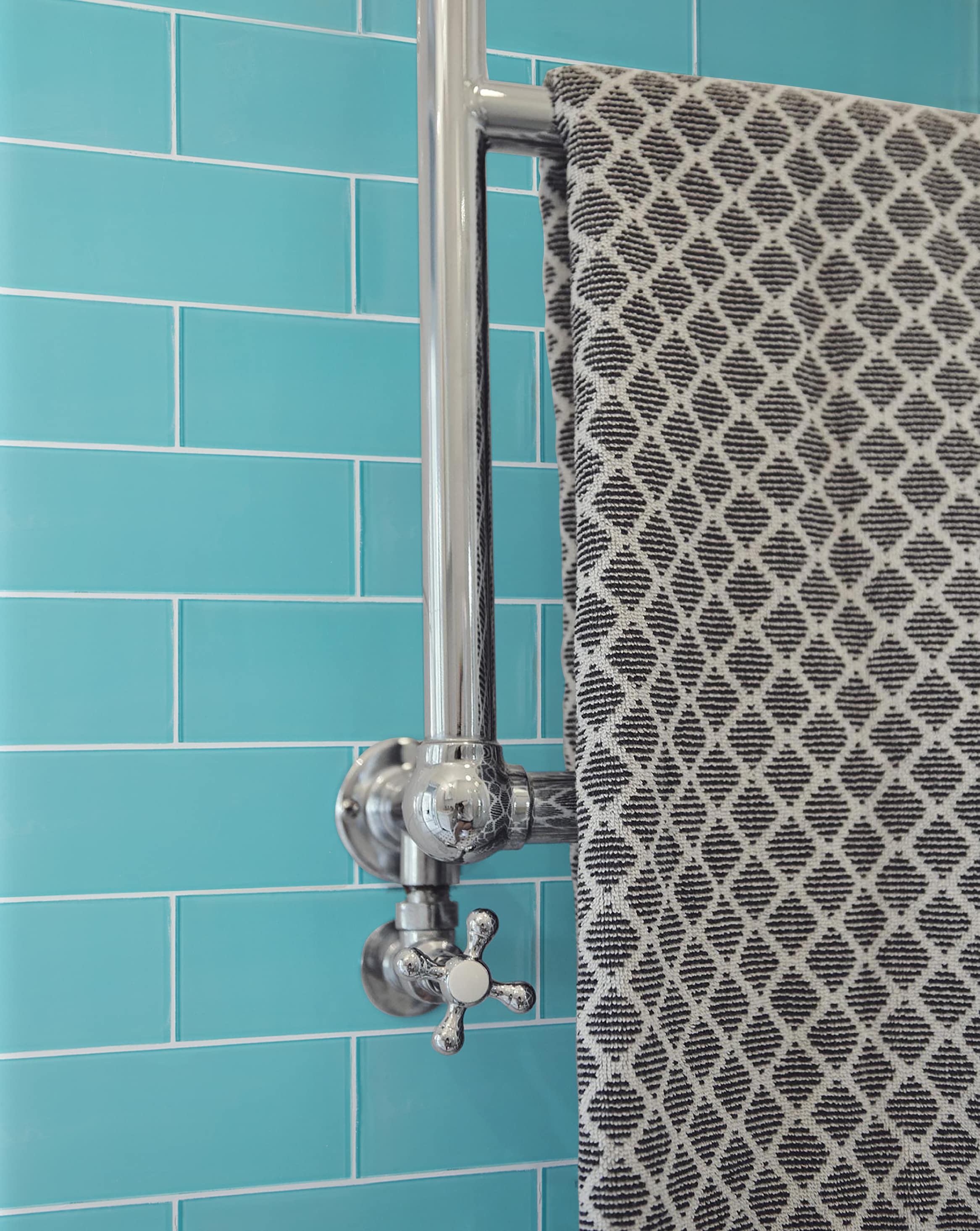 Aqua Blue 4" x 12" Polished Glass Subway Tile