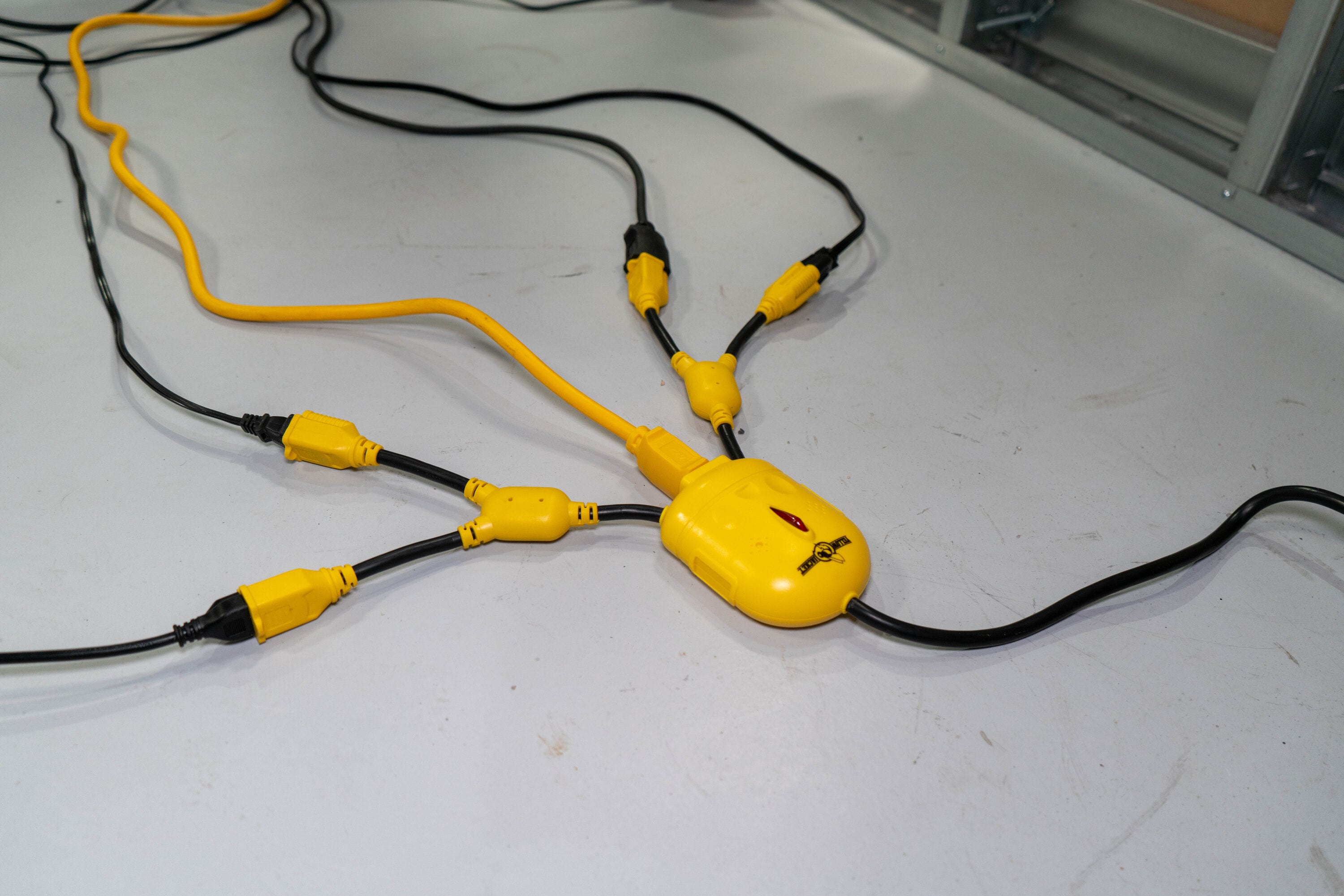 Southwire 55024001 Electrical-Extension-Cords - View #4