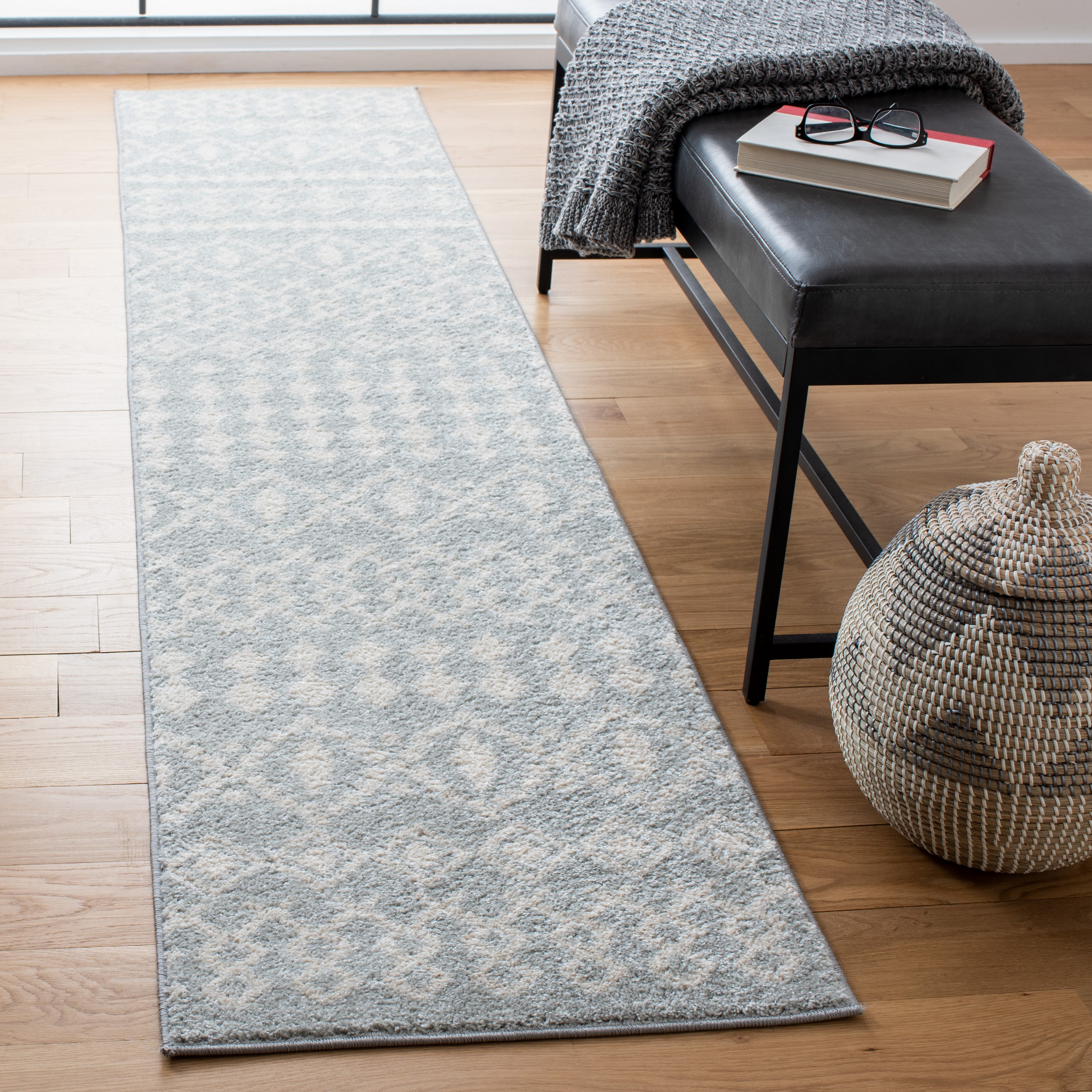 Safavieh TUL240G-29 Tulum Astra 2 x 9 (ft) Loomed Polypropylene Light Gray/Ivory Rectangular Indoor Geometric Bohemian/Eclectic Runner rug