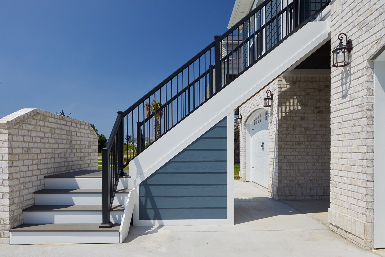 TimberTech AZTIXCSTR8B Deck-Handrails - View #6