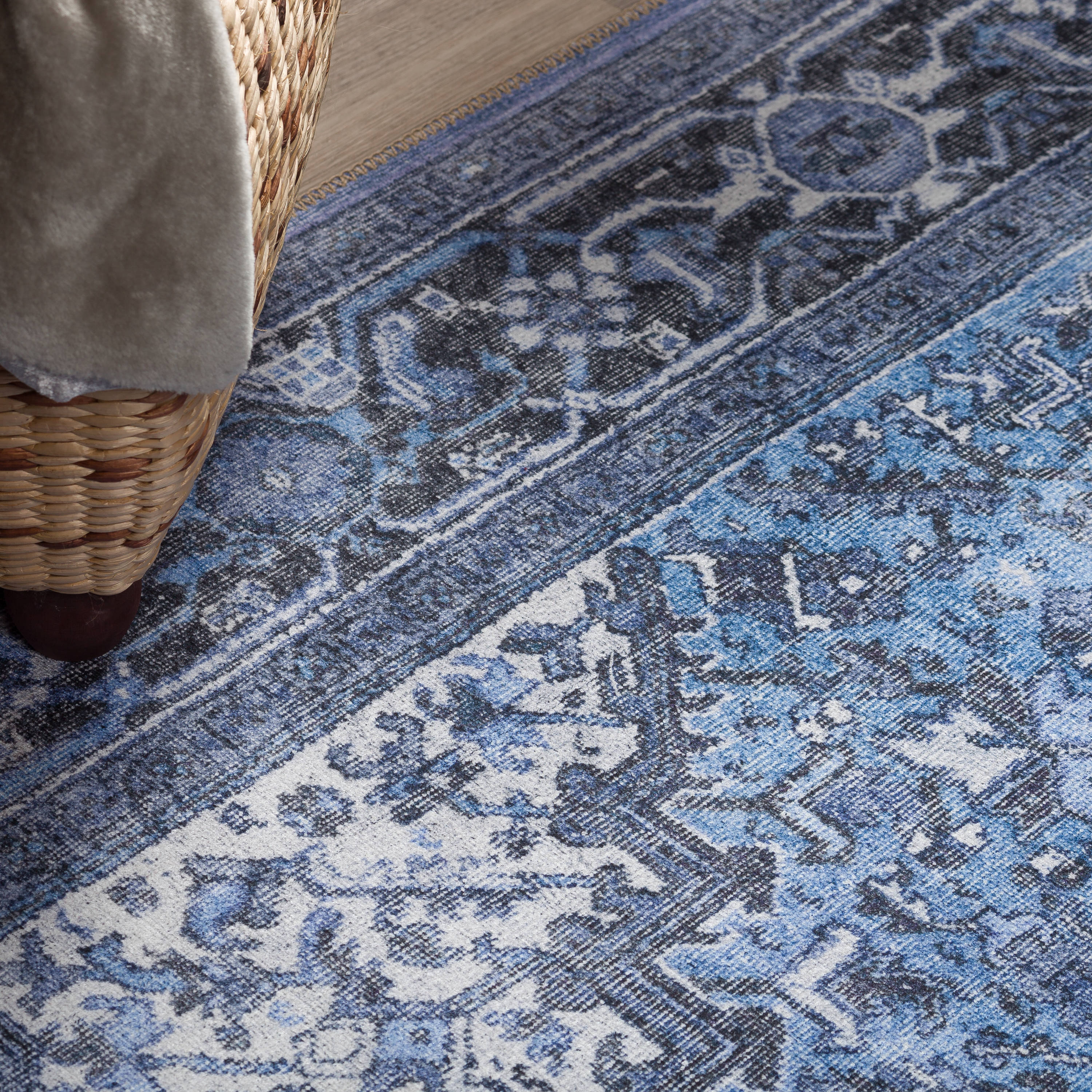 Addison Rugs AKE38BL3X5 rugs - View #11