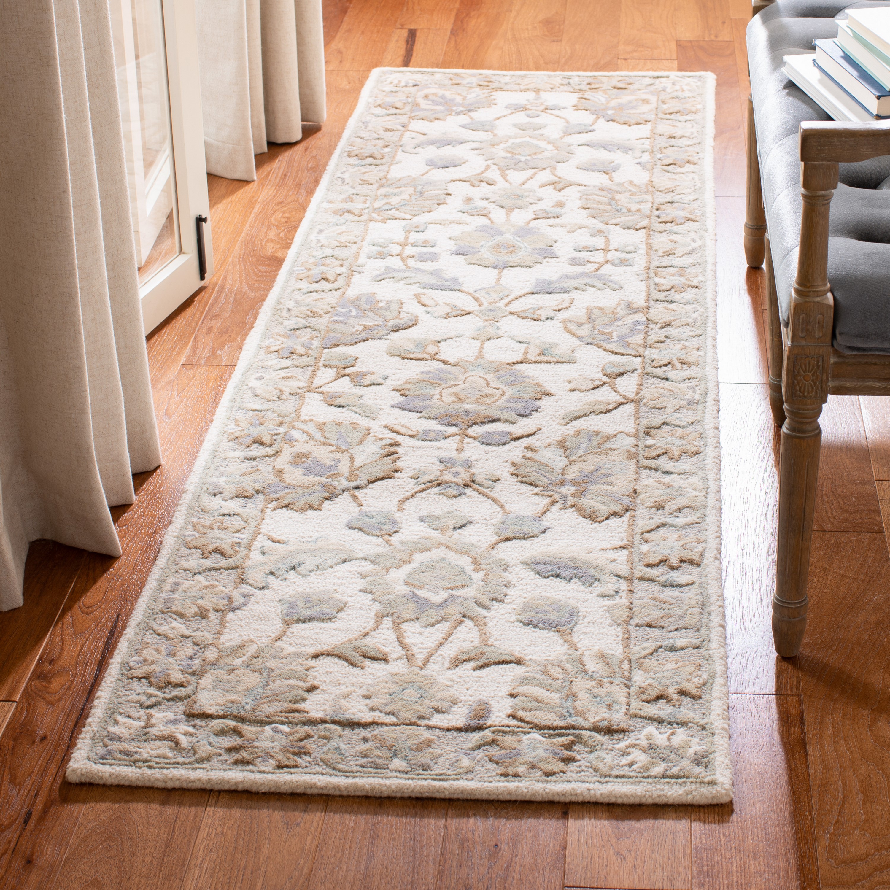 Safavieh GLM628A-28 Glamour Aegina 2 x 8 (ft) Tufted Wool Ivory/Gray Rectangular Indoor Floral/Botanical Vintage Runner rug