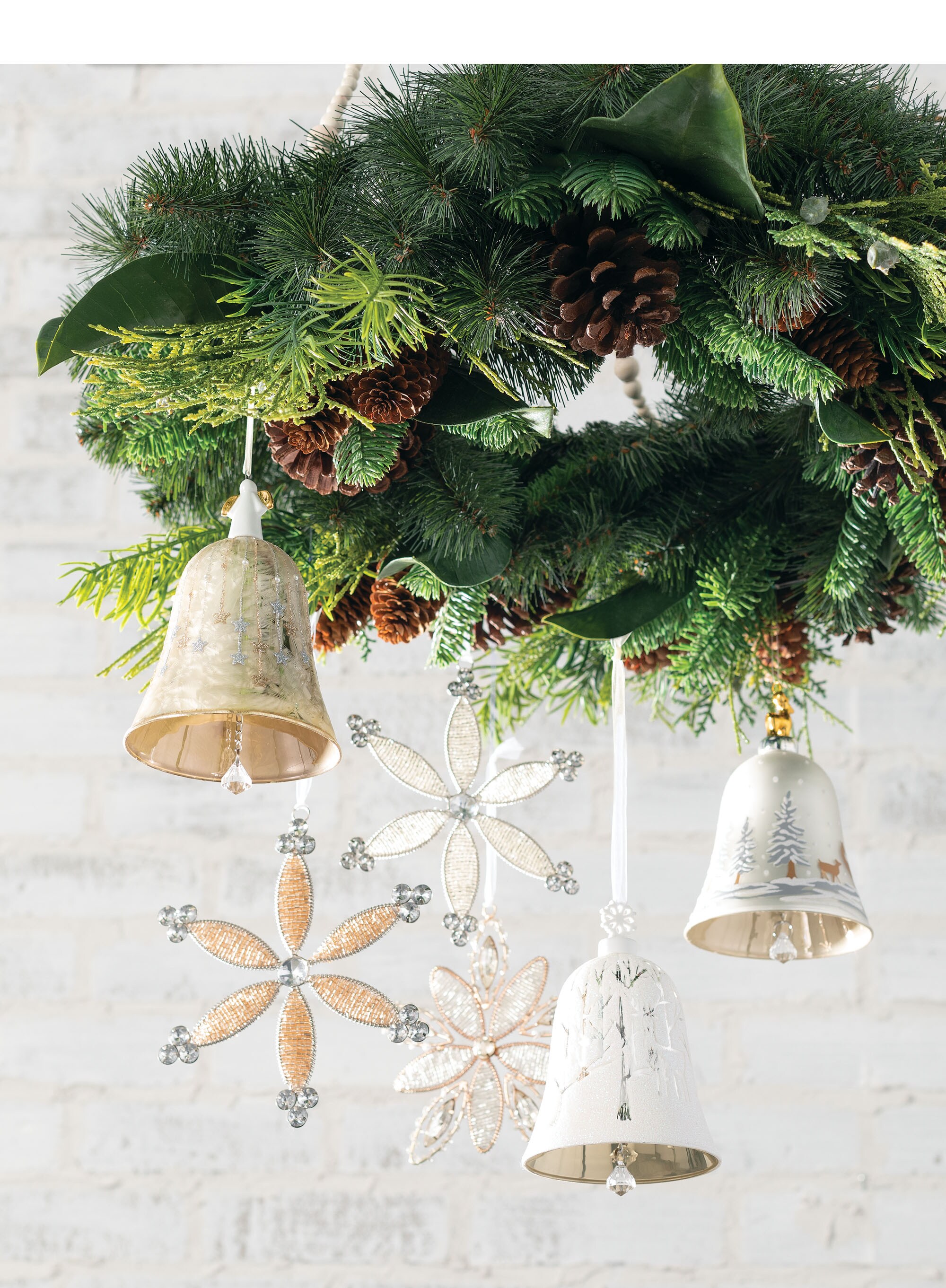 Sullivans WR857 Artificial-Christmas-Wreaths - View #3