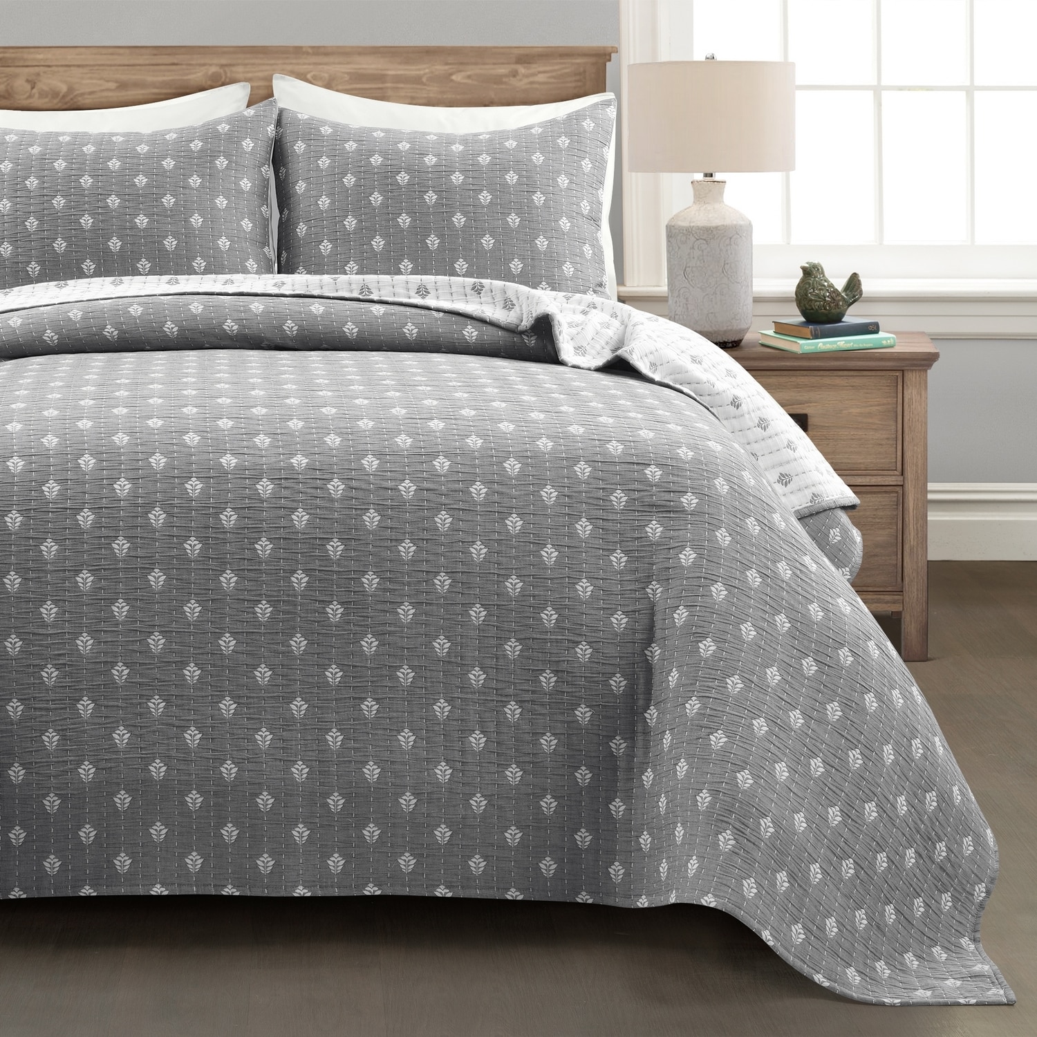 Gray and Off-White Reversible Cotton Full Quilt Set