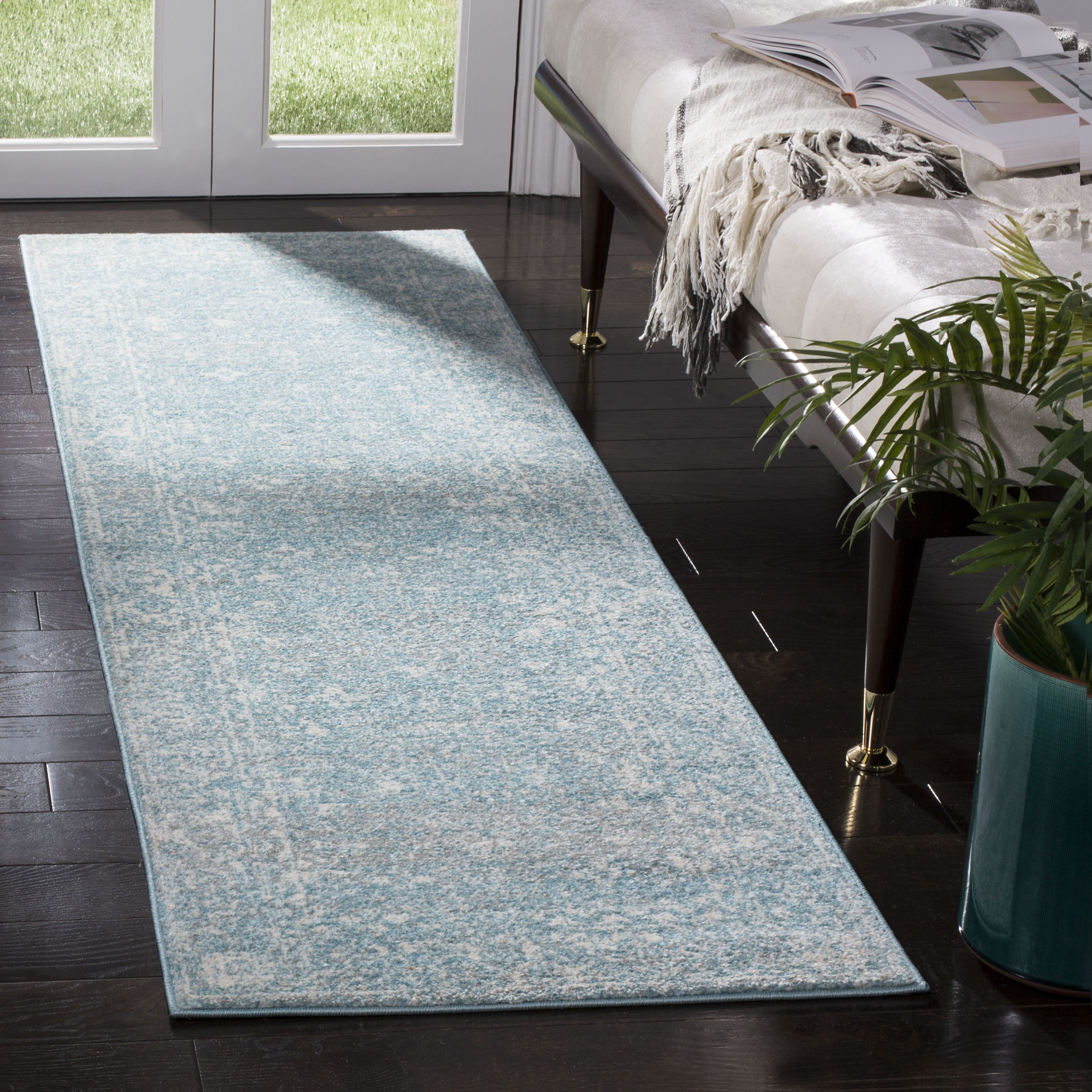 Safavieh EVK270D-211 Evoke Likoma 2 x 11 (ft) Loomed Polypropylene Light Blue/Ivory Rectangular Indoor Distressed/Overdyed Vintage Runner rug